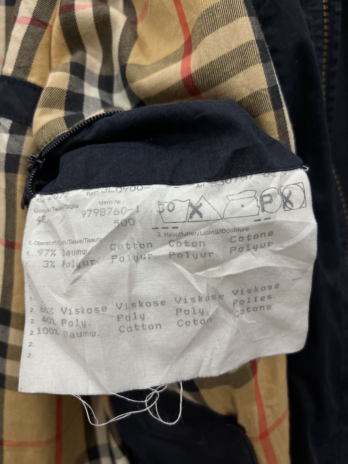 Burberry (Fff). VINTAGE NOVA CHECK JACKET Size US M / EU 48-50 / 2 - 10 Thumbnail
