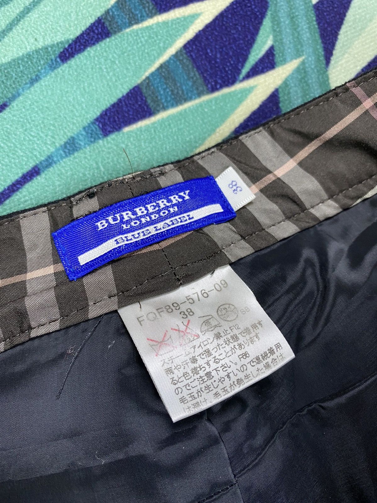 Burberry × Designer BURBERRY BLUE LABEL MULTIPOCKET CROP PANT Size US 30 / EU 46 - 6 Thumbnail