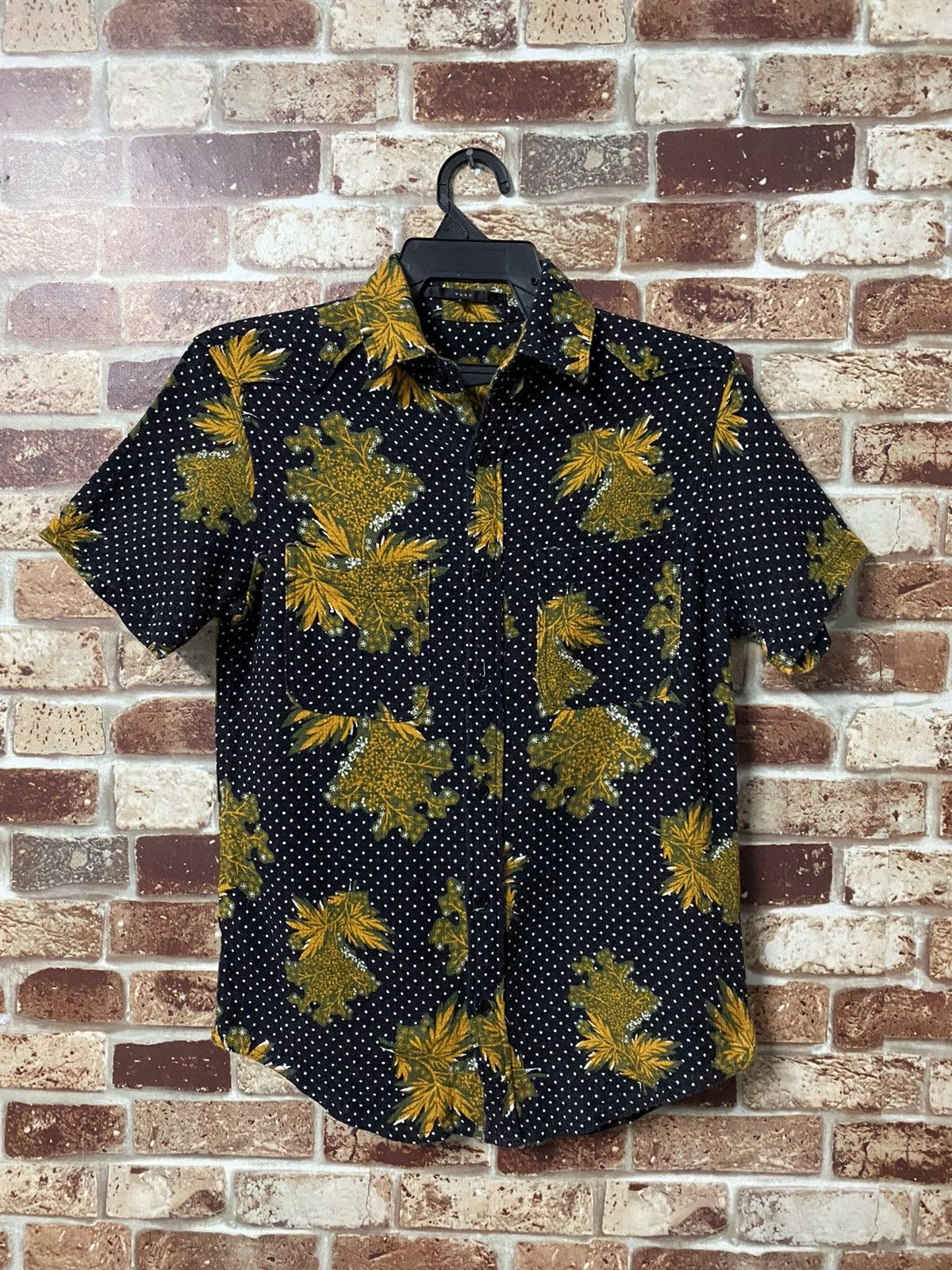 Japanese Brand Yves Shirt Nice Design Size US S / EU 44-46 / 1 - 1 Thumbnail