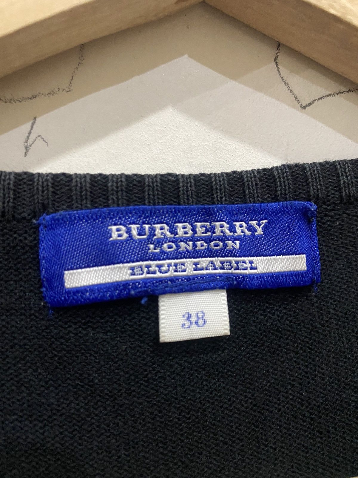 Burberry Burberry Blue Label Knitwear Button Style Size US XS / EU 42 / 0 - 6 Thumbnail