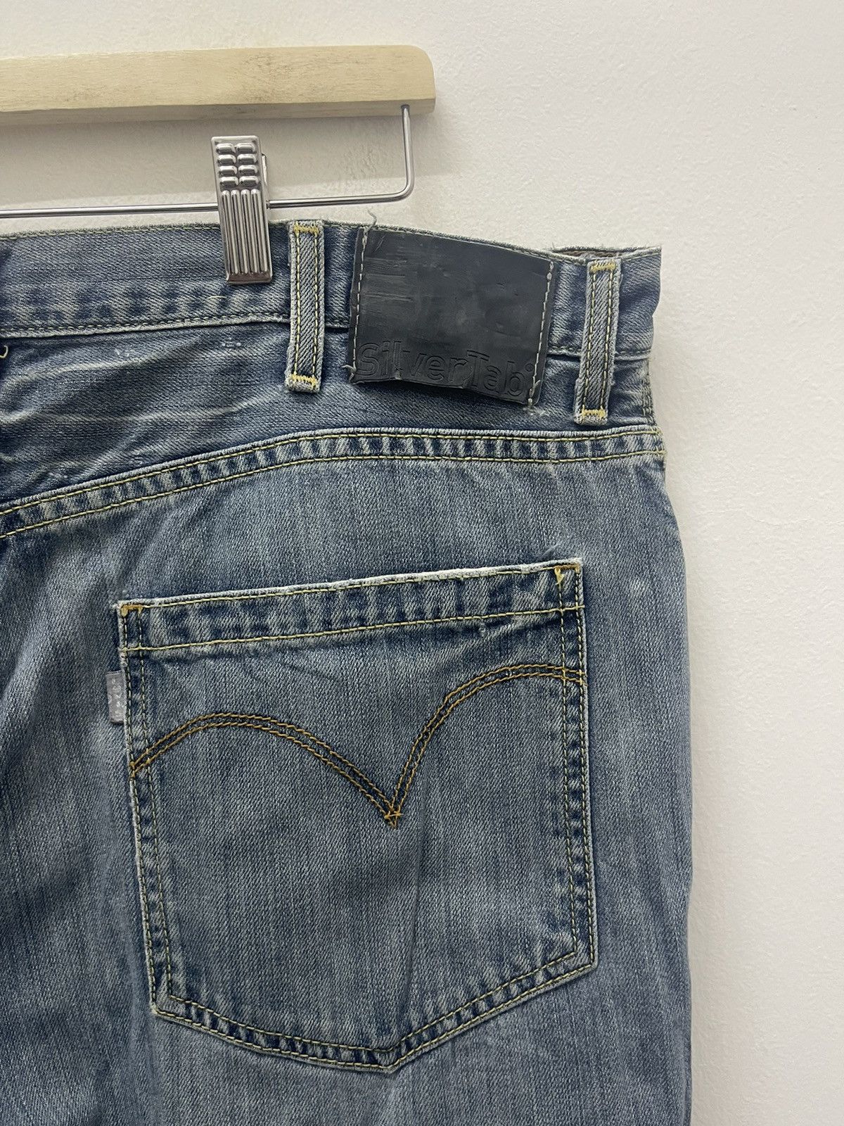 image of Vintage Levis Silvertab Baggy in Blue Denim, Men's (Size 38)