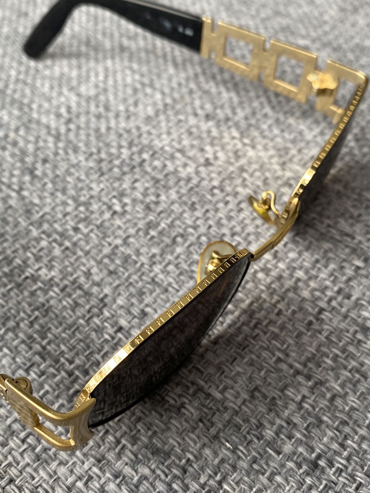 Fendi Fendi SL 7069 Col 250 Vintage Sunglasses Size ONE SIZE - 8 Thumbnail