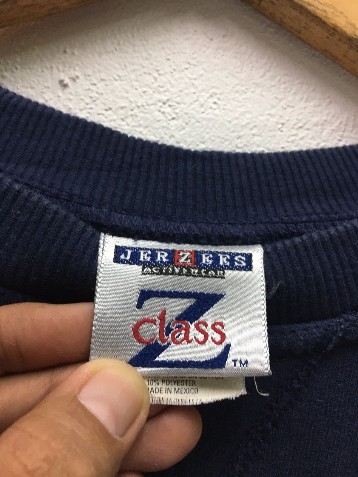 Vintage Vintage UHS University Of Health Science Sweatshirt Size US L / EU 52-54 / 3 - 7 Thumbnail