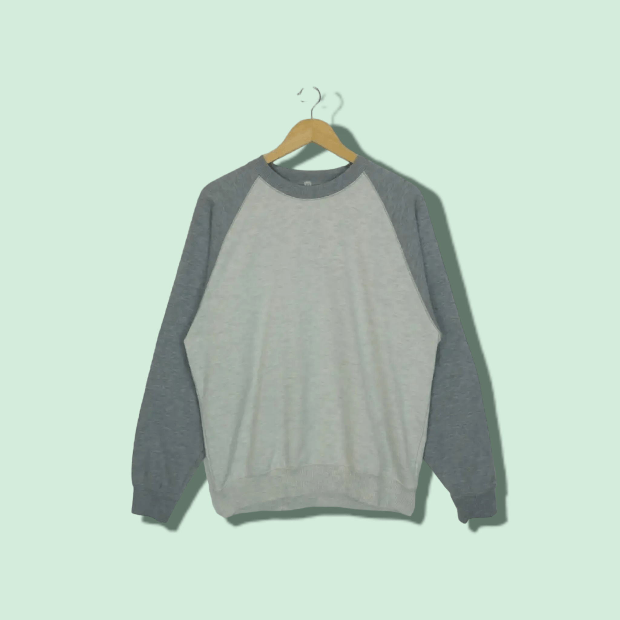 Uniqlo × Vintage Vintage 90's UNIQLO Raglan Grey Sweatshirts Jumper Size US L / EU 52-54 / 3 - 1 Thumbnail