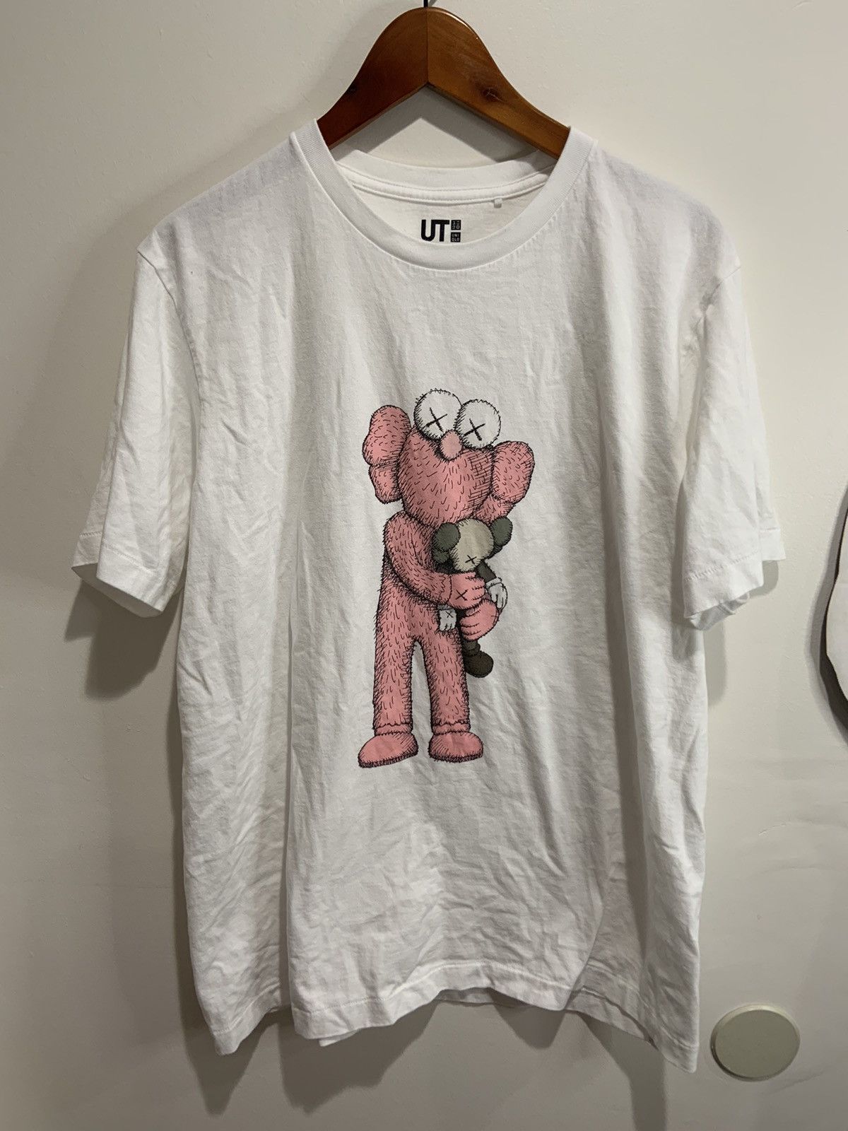 Kaws × Uniqlo Uniqlo kaws tee Size US L / EU 52-54 / 3 - 1 Thumbnail