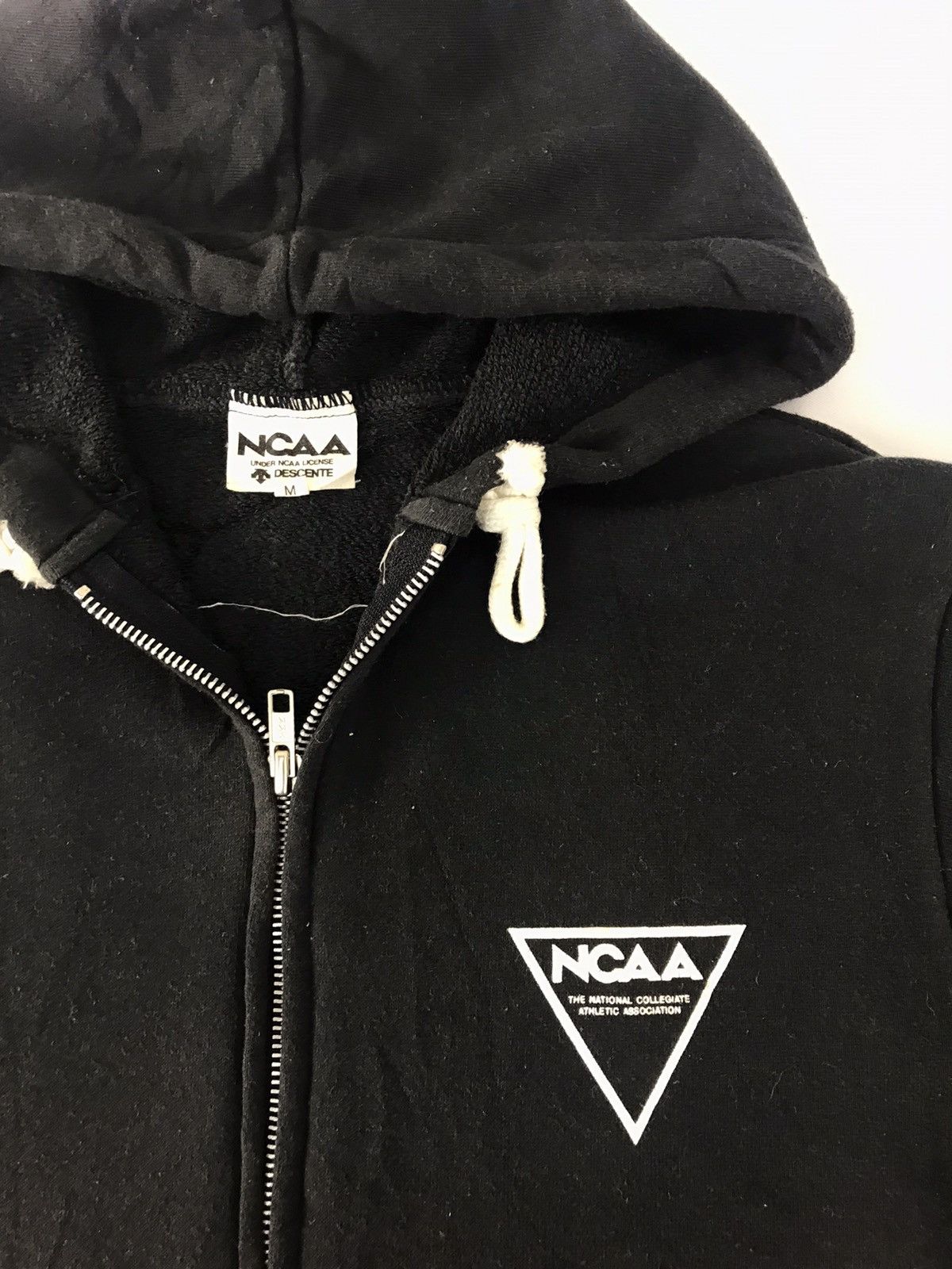 Descente Descente NCAA Nagoya Golden Zipper Hoodies Big Logo Size US S / EU 44-46 / 1 - 3 Thumbnail