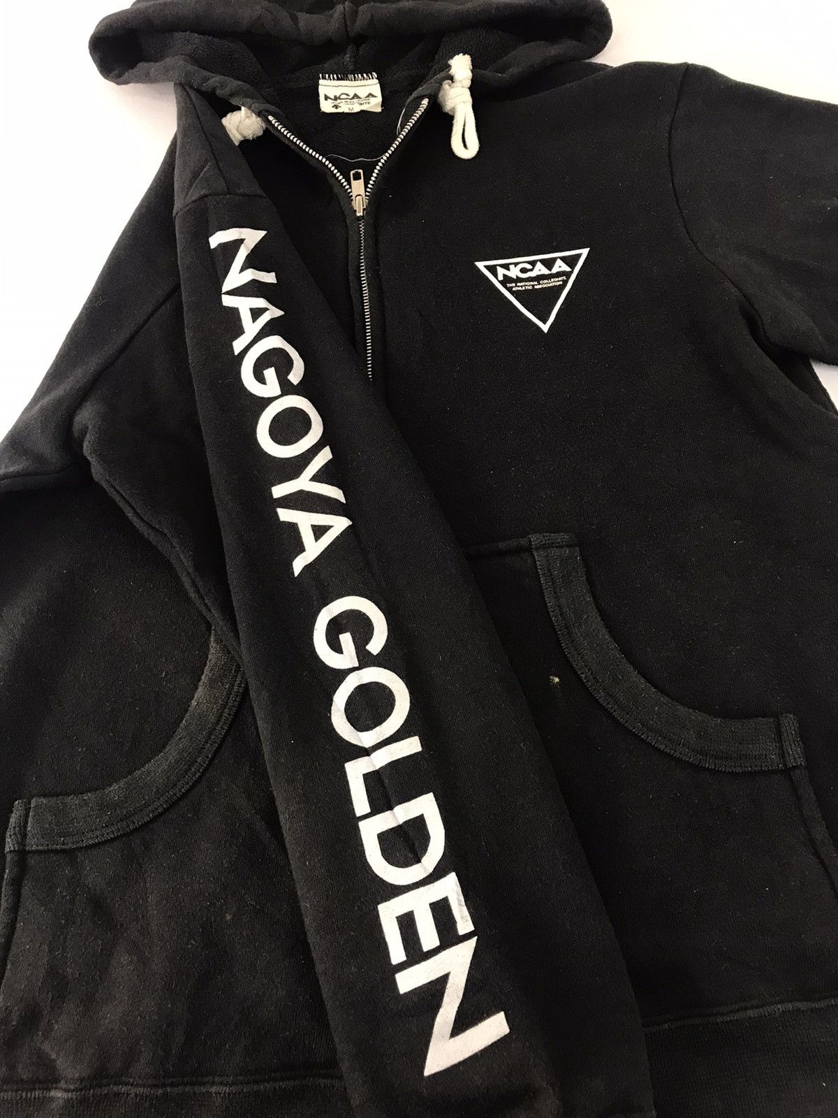 Descente Descente NCAA Nagoya Golden Zipper Hoodies Big Logo Size US S / EU 44-46 / 1 - 4 Thumbnail