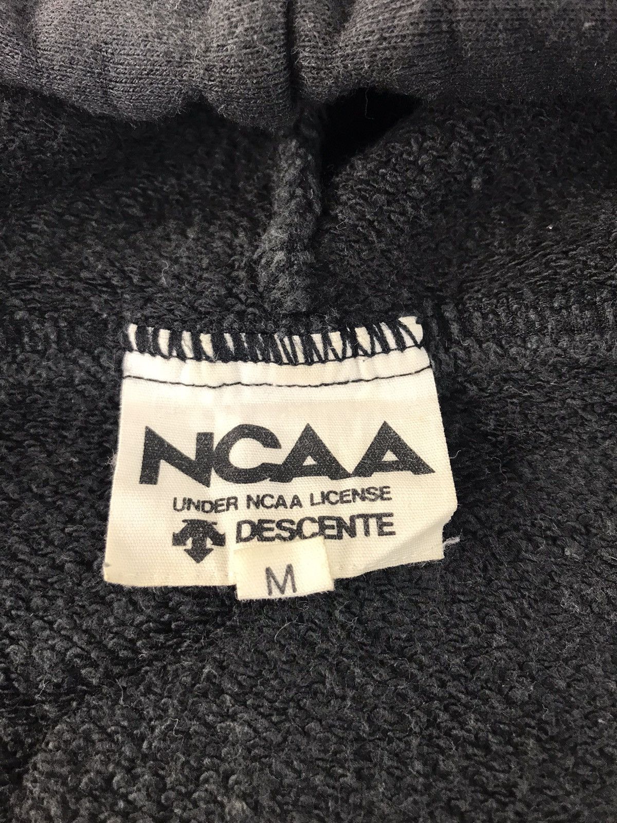 Descente Descente NCAA Nagoya Golden Zipper Hoodies Big Logo Size US S / EU 44-46 / 1 - 6 Thumbnail