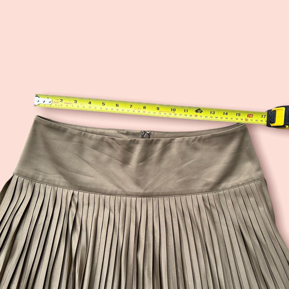 Jun Takahashi × Lemaire × Uniqlo UNIQLO X LEMAIRE (UNIQLO U) PLEATED SKIRTS Size 33" - 7 Thumbnail