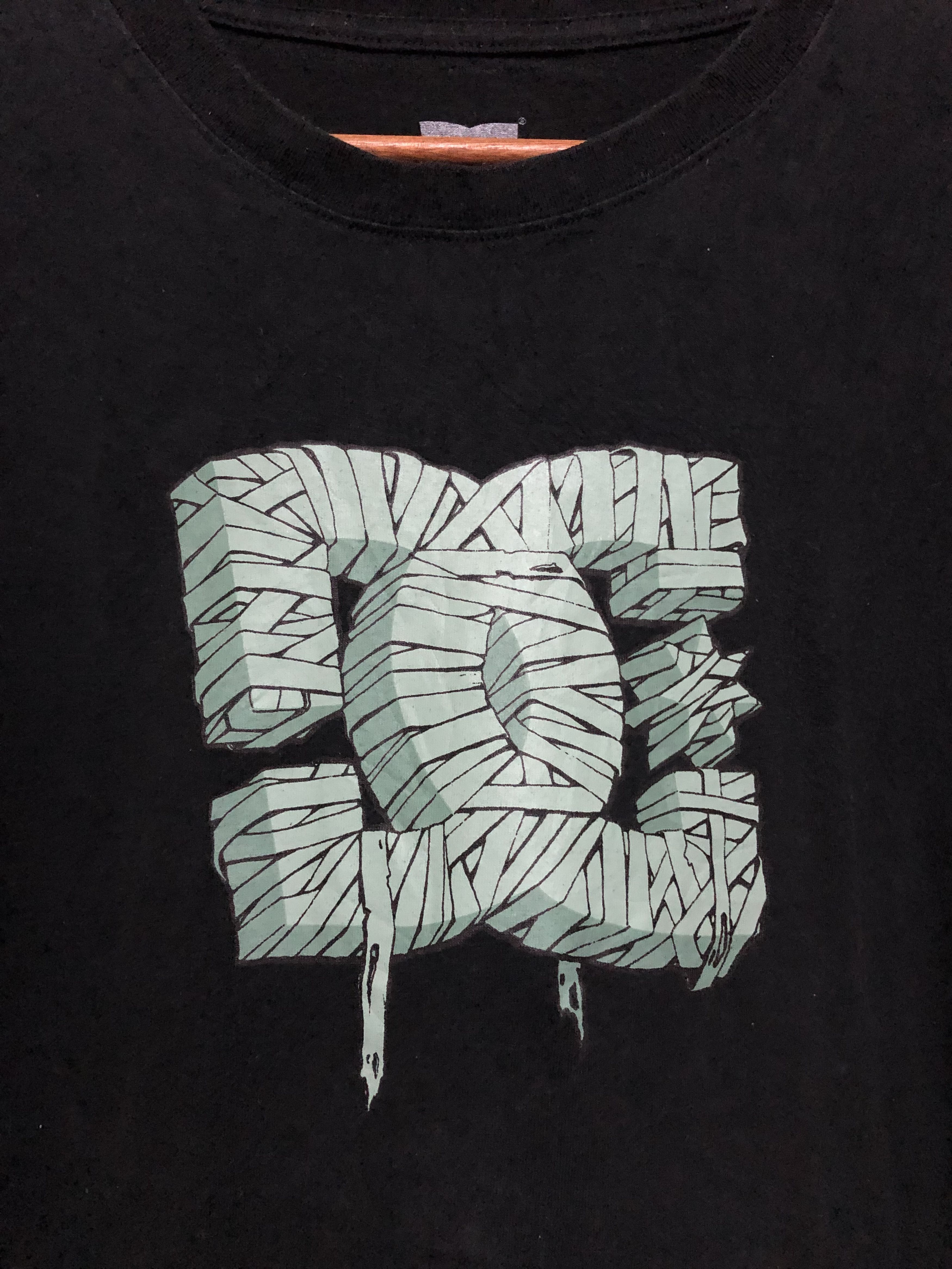 DC DC Shoes Tshirt Size US L / EU 52-54 / 3 - 2 Thumbnail