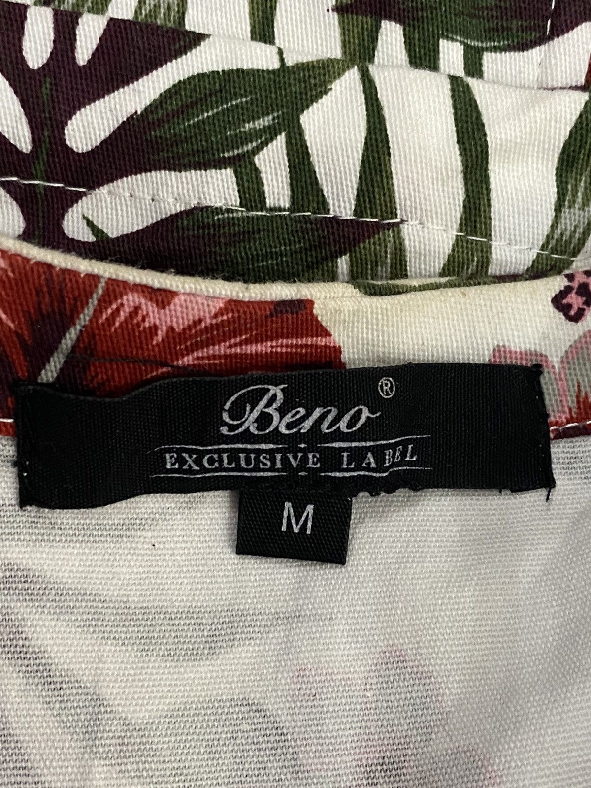 Japanese Brand Bemo exclusive label flower vest Size US M / EU 48-50 / 2 - 9 Thumbnail