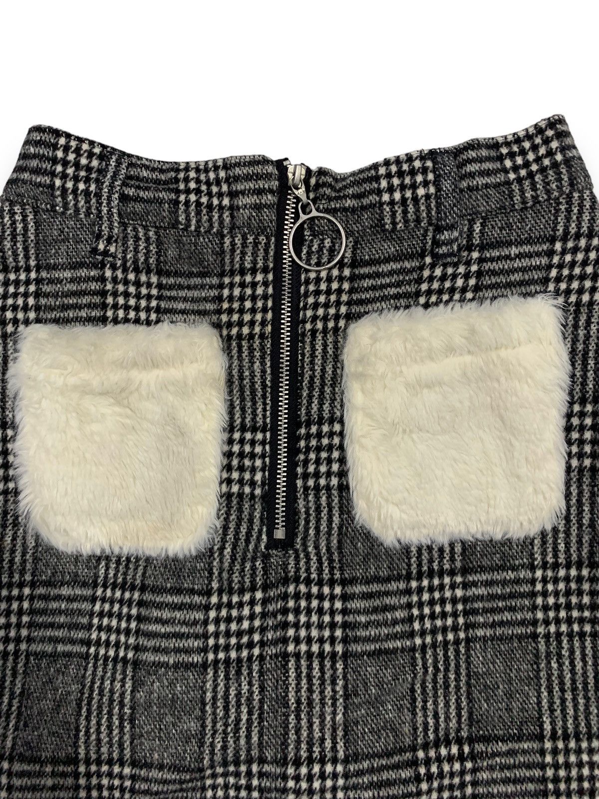 Japanese Brand Japanese Brand Faux Fur Plaid Mini Skirt like Burberry Size 24" / US 00 / IT 34 - 4 Thumbnail
