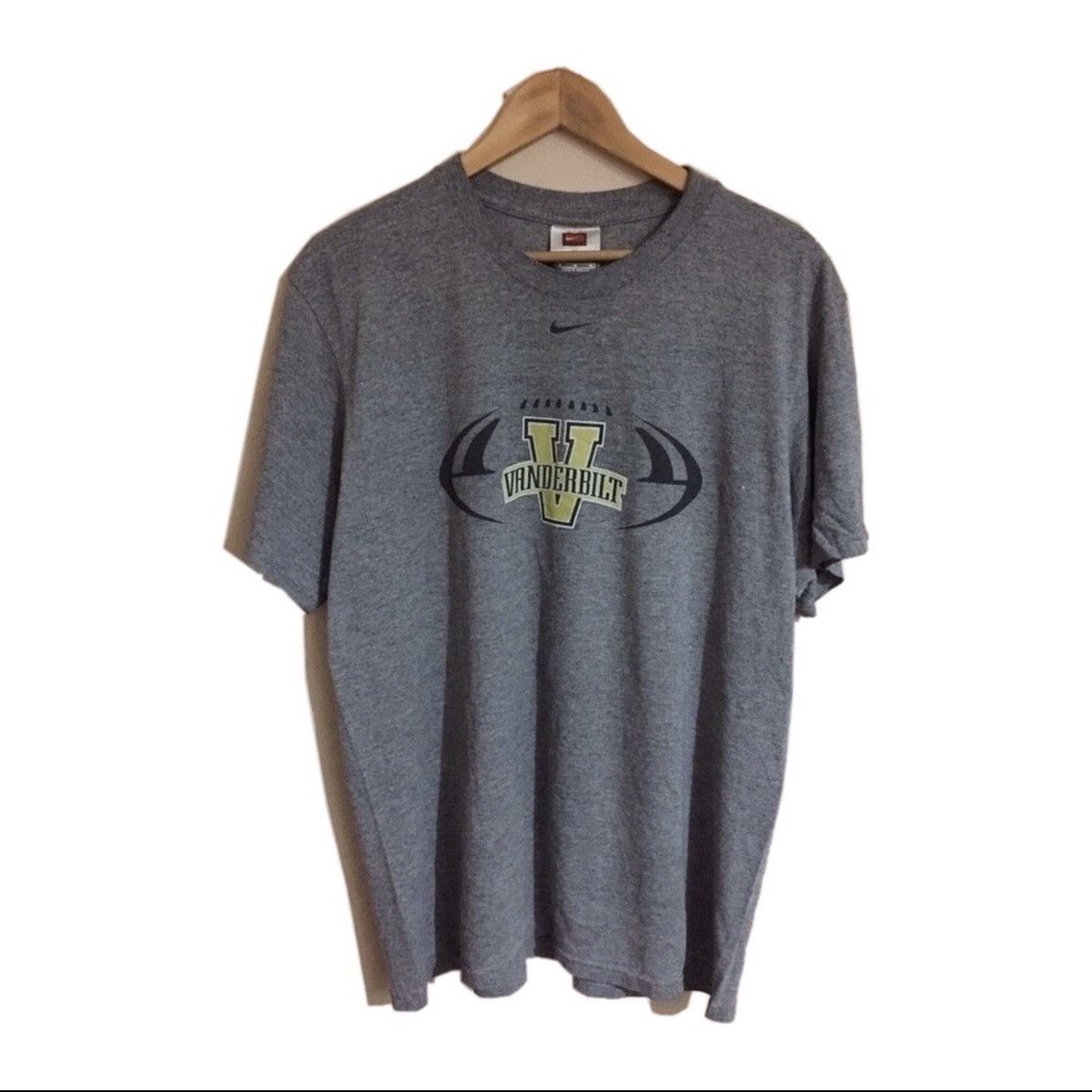 Nike Vintage Nike Middle Tshirt Size US L / EU 52-54 / 3 - 2 Thumbnail