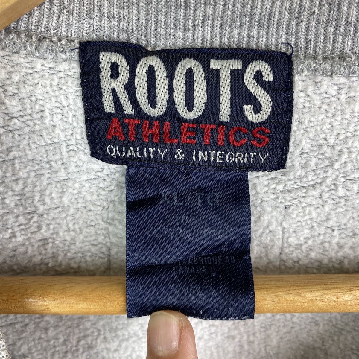 Roots × Vintage Vintage ROOTS CANADA Athletics Big Logo Sweatshirt Pullover Size US XL / EU 56 / 4 - 4 Thumbnail