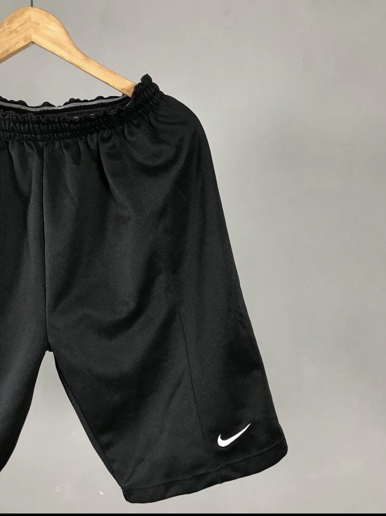 Nike Nike swoosh streetwear vintage black shorts Size US 30 / EU 46 - 2 Thumbnail