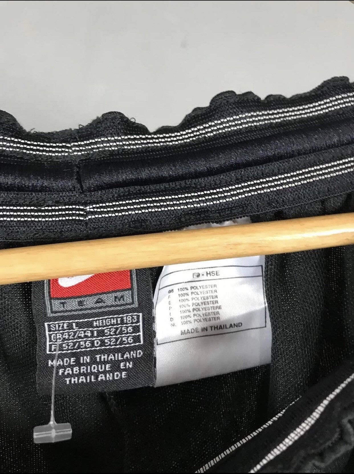 Nike Nike swoosh streetwear vintage black shorts Size US 30 / EU 46 - 5 Thumbnail