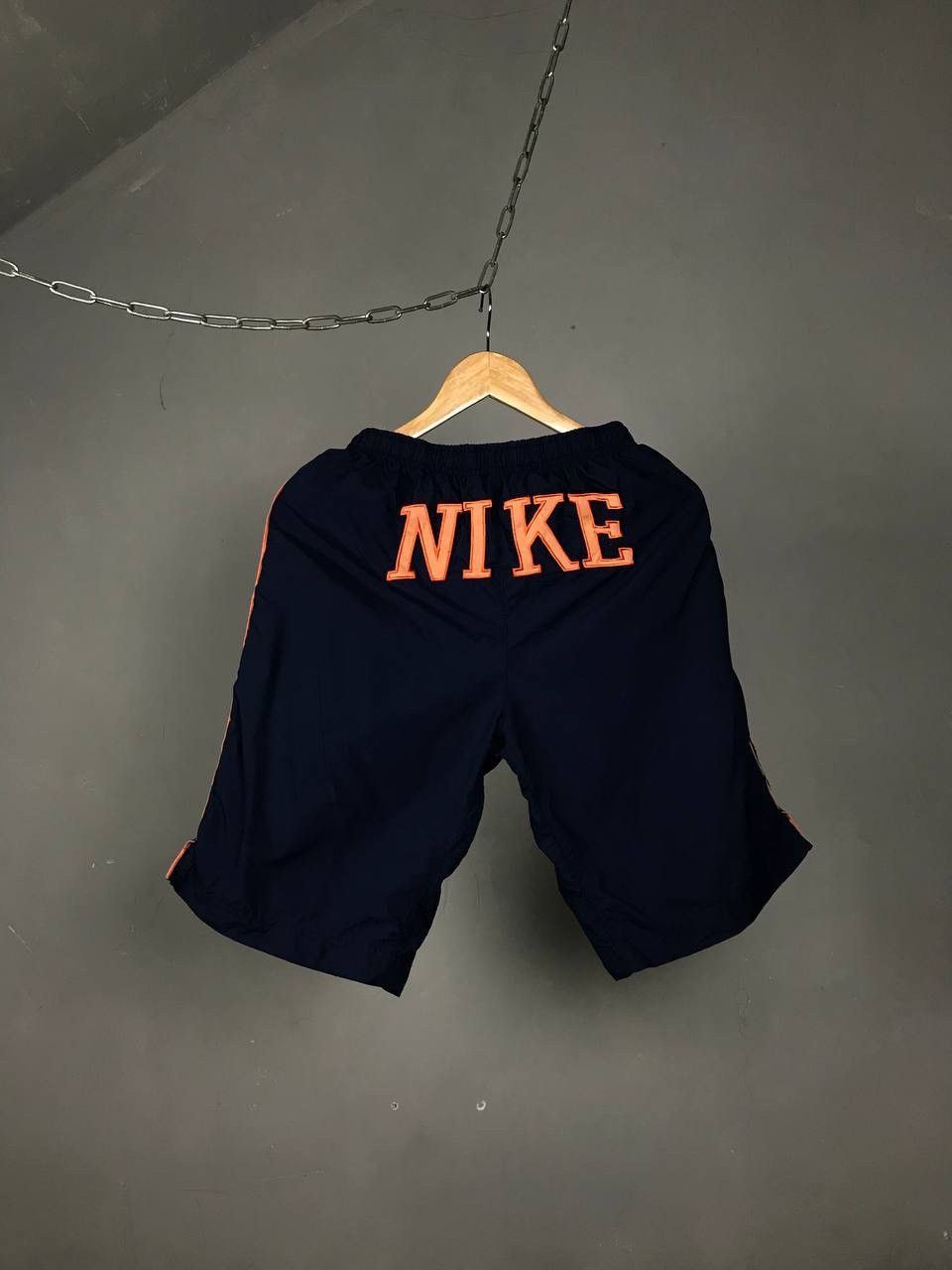 Nike Nike swoosh streetwear vintage big logo shorts Size US 30 / EU 46 - 2 Thumbnail