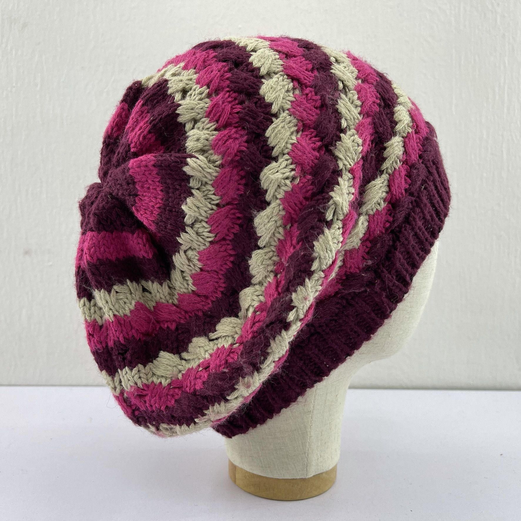 Forever 21 Forever 21 Nice Design Beanie Hats-BH2241 Size ONE SIZE - 2 Thumbnail