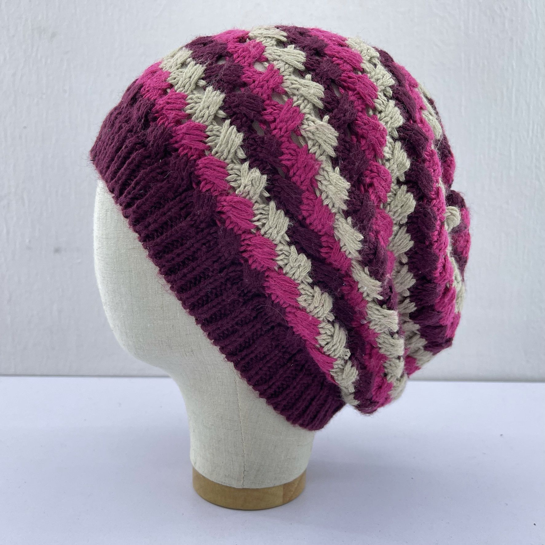 Forever 21 Forever 21 Nice Design Beanie Hats-BH2241 Size ONE SIZE - 3 Thumbnail