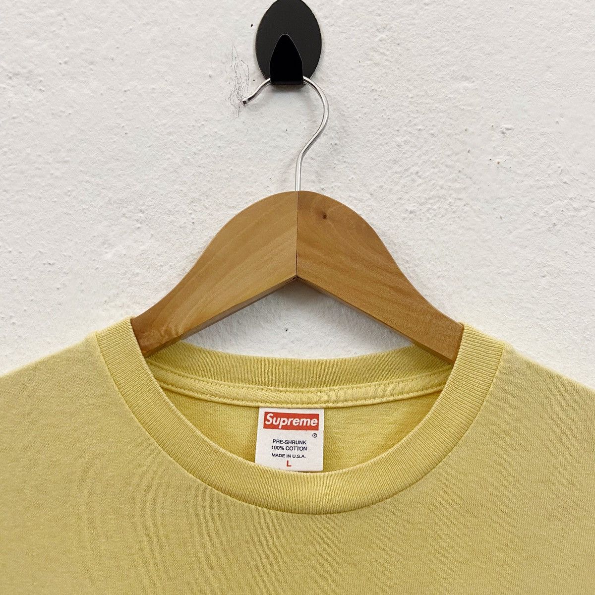 Supreme × Vintage Rare OG Vintage Supreme Skull And Sword Tshirt Size US L / EU 52-54 / 3 - 5 Thumbnail