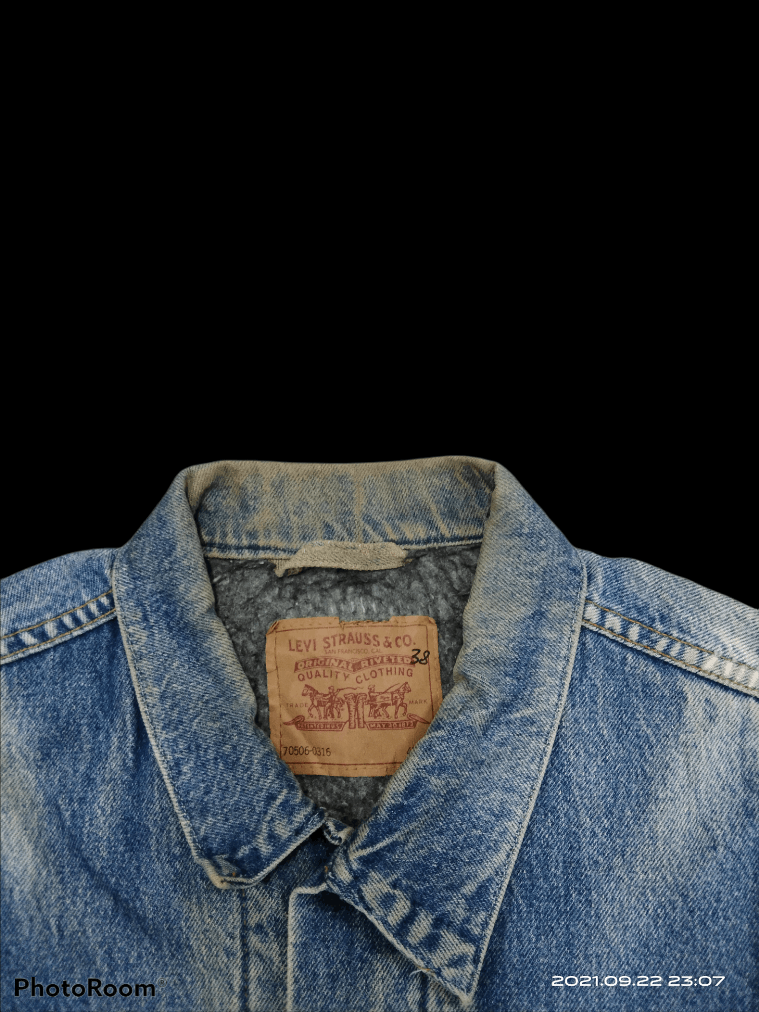 Levi's Vintage Clothing DiSTRESSED LEVIS DENIM LINED BLANKED JACKET Size US L / EU 52-54 / 3 - 6 Thumbnail