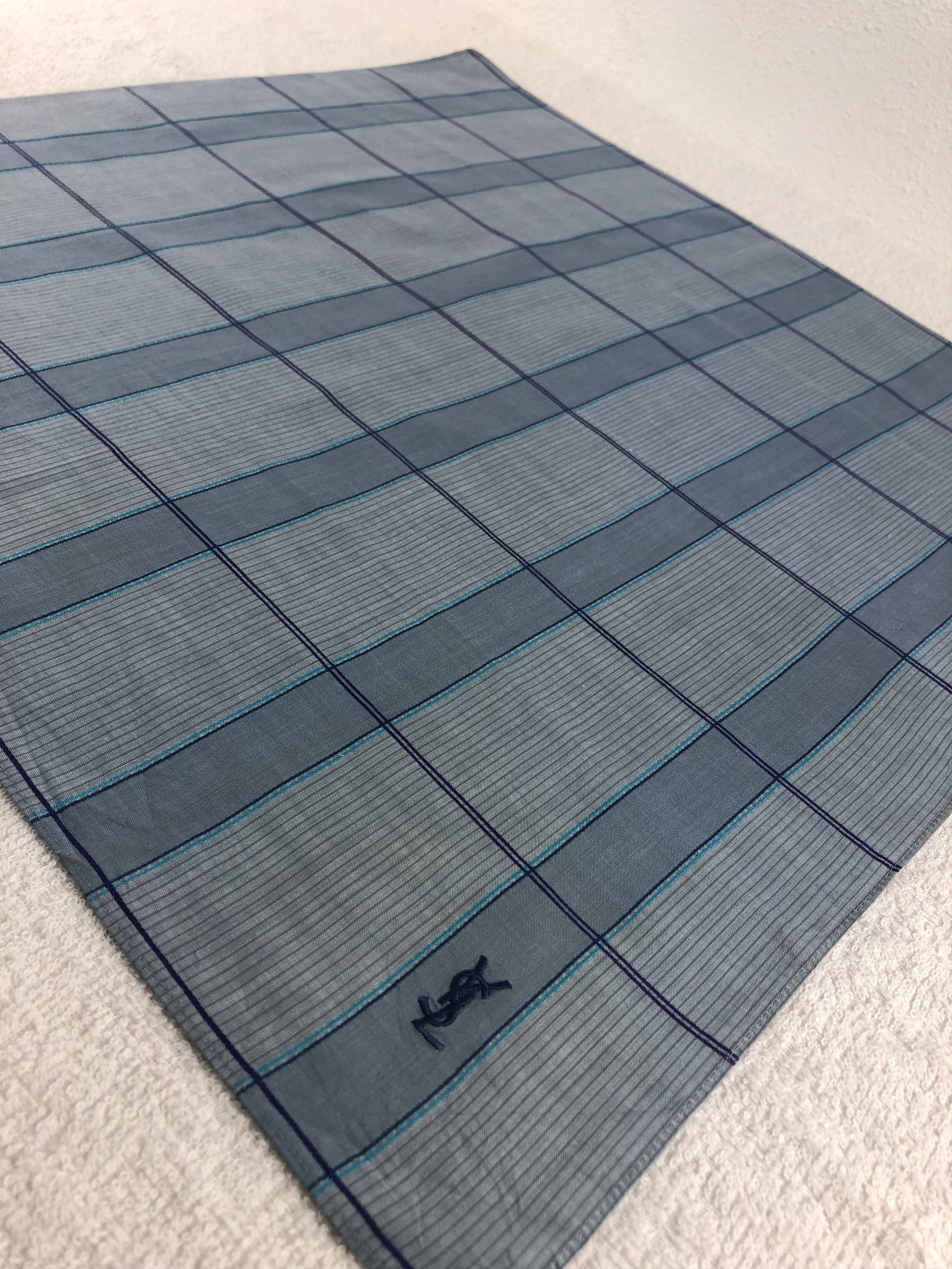 Yves Saint Laurent Yves Saint Laurent Handkerchief / Bandana / Neckerchief C300 Size ONE SIZE - 4 Thumbnail