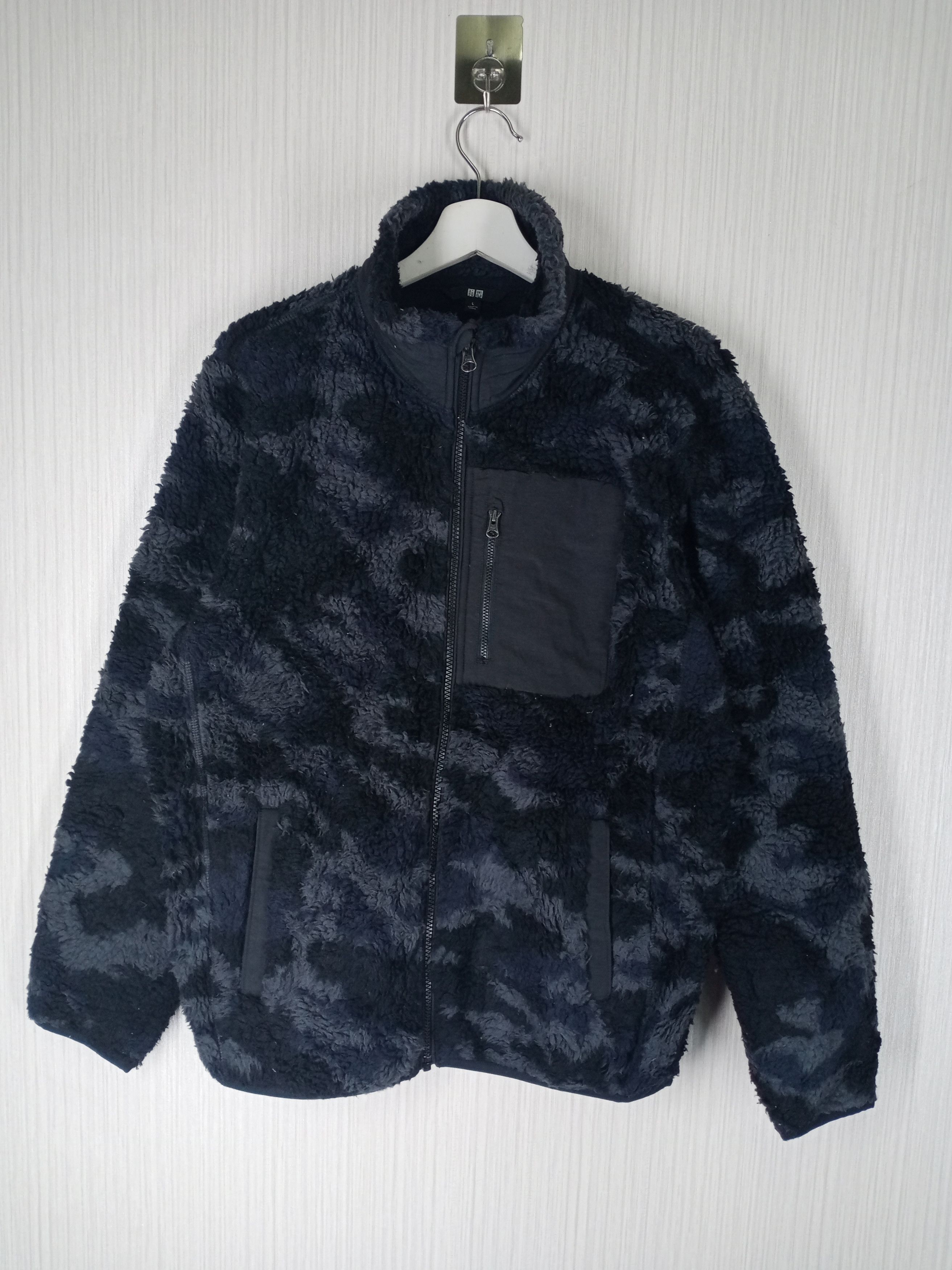 Uniqlo Uniqlo Sherpa Fleece Camo Jacket Size US L / EU 52-54 / 3 - 1 Thumbnail