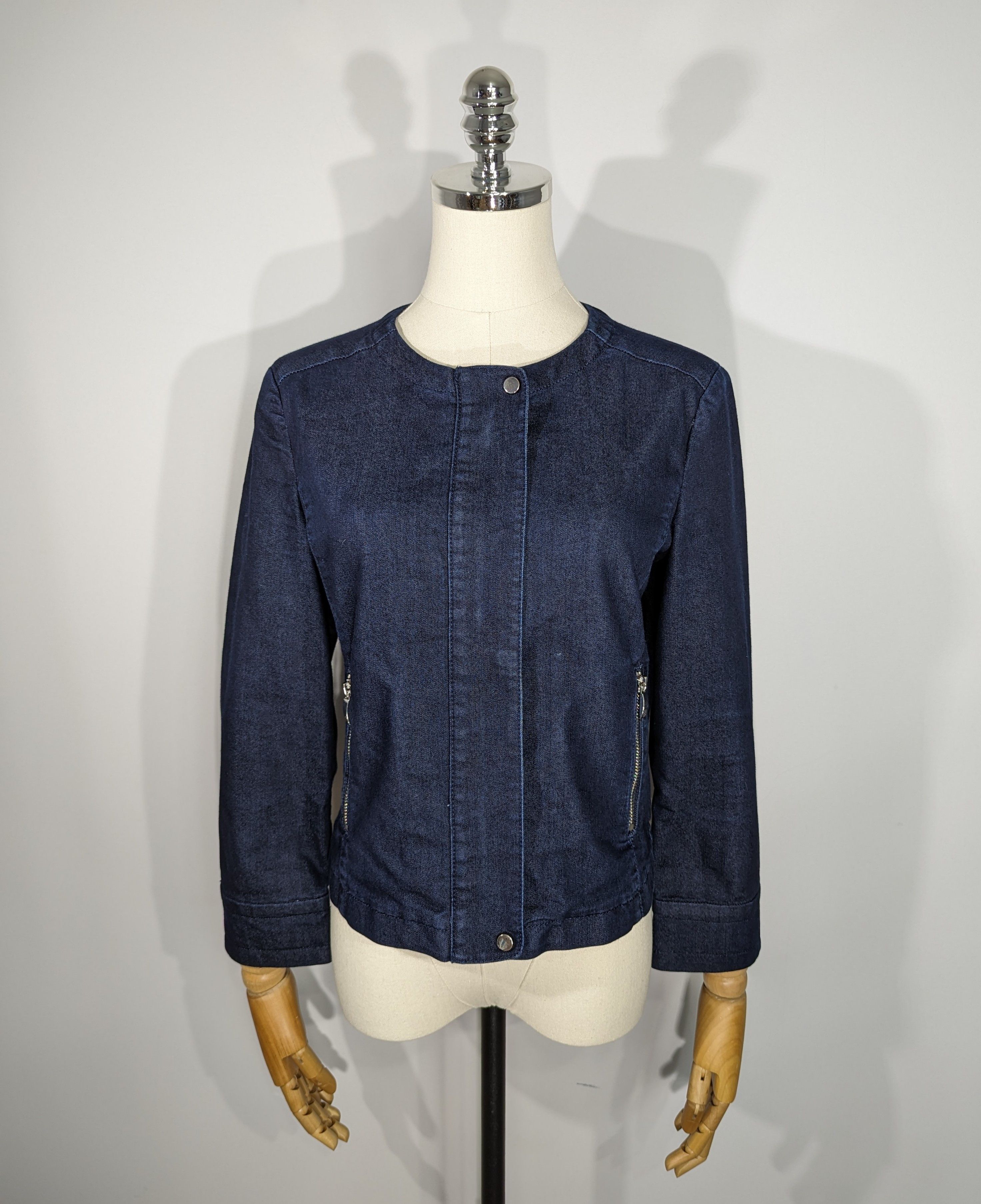 Armani Armani Jeans Women's Denim Jacket Luxury Brand FashionCasual Size S / US 4 / IT 40 - 23 Thumbnail