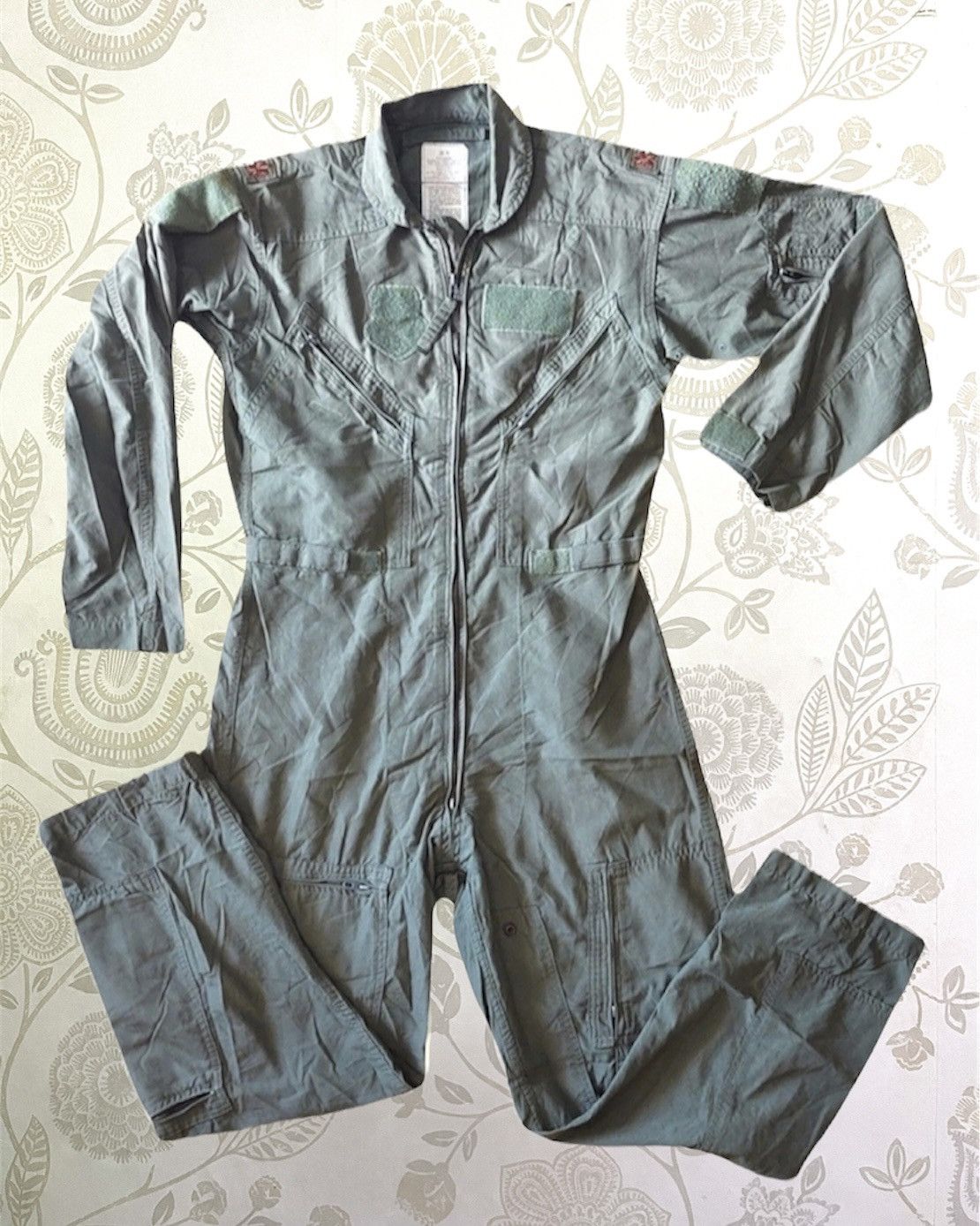 Vintage VINTAGE OVERALLS MILITARY ARMY WITH SHOULDER PATCHES RARE Size US 38 / EU 54 - 13 Thumbnail