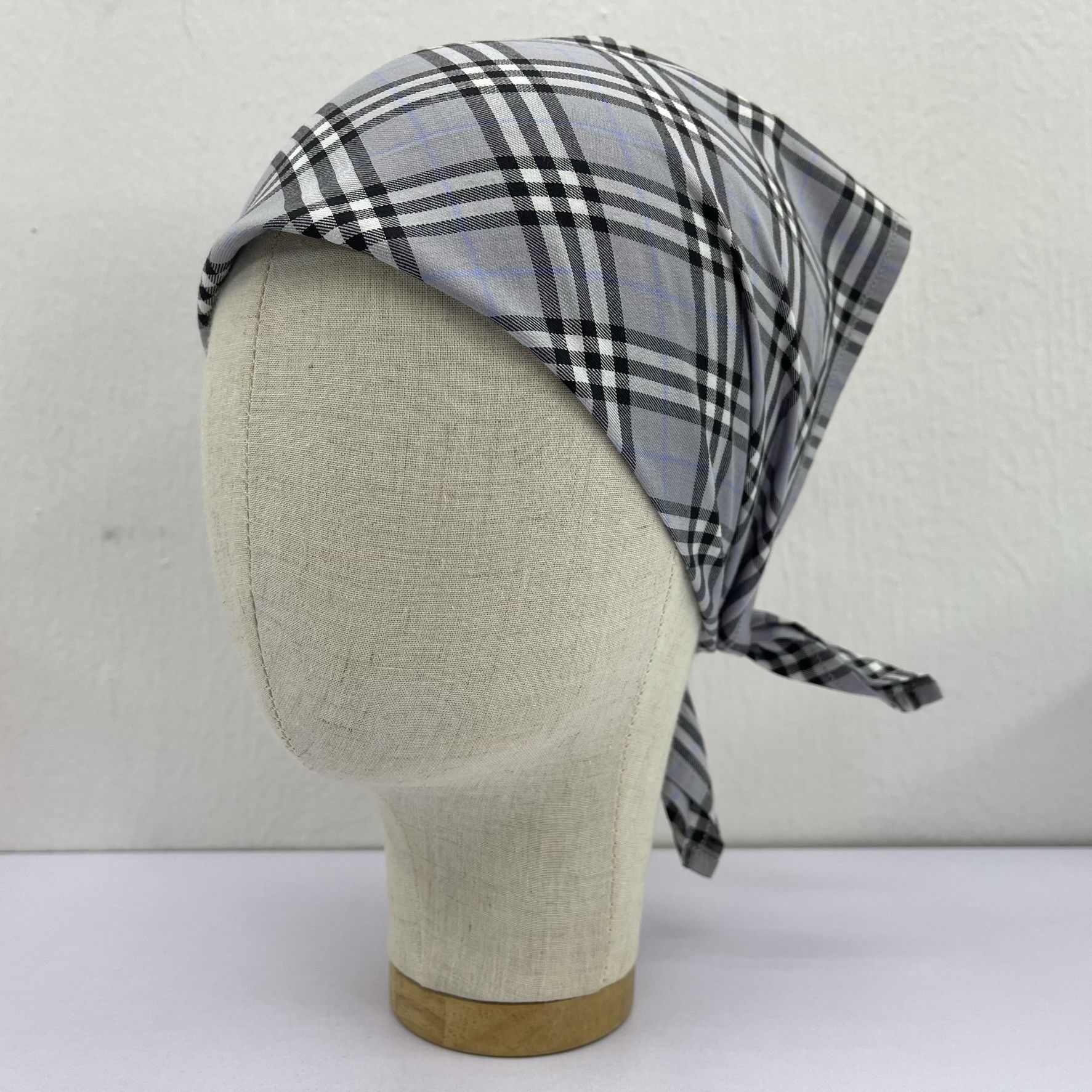 Burberry Burberrys Headscarf/Handkerchief/Neckerchief-4099 Size ONE SIZE - 1 Thumbnail