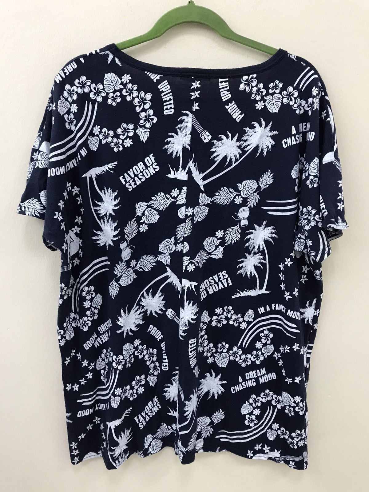Vintage Favour Of Seasons Surf Style T Shirt Size US L / EU 52-54 / 3 - 3 Thumbnail