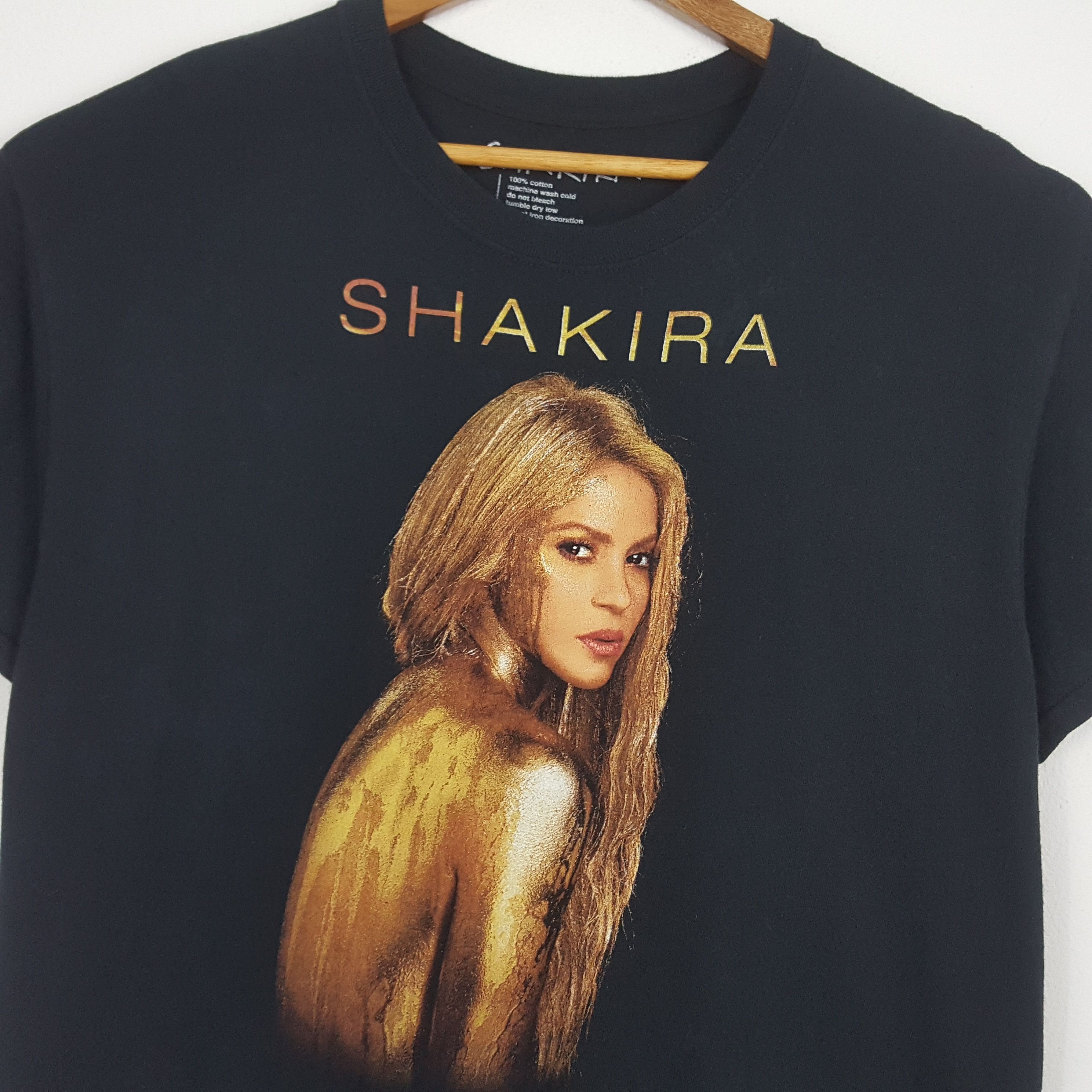 Band Tees × Vintage Vintage SHAKIRA Colombia Singer Album Promo T-Shirt Size US L / EU 52-54 / 3 - 4 Thumbnail