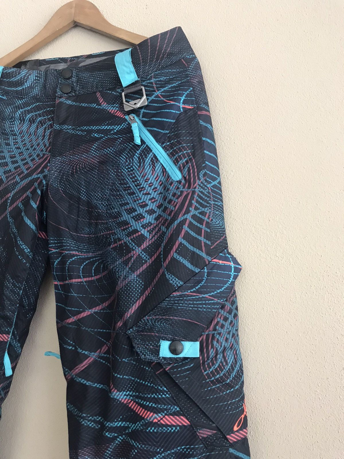 Oakley thinsulate insulation snowboard pants