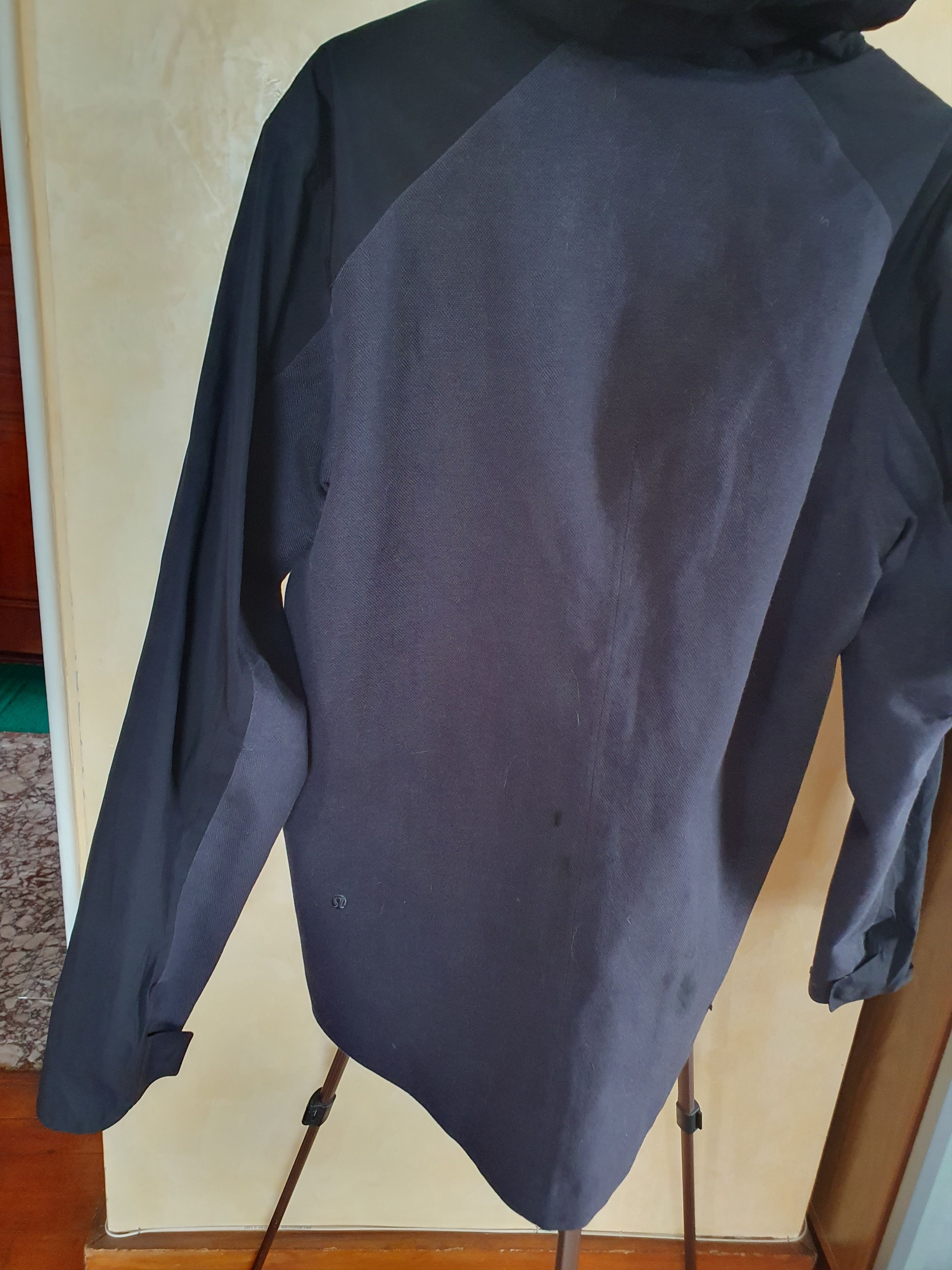 Lululemon Lululemon Waterproof Hiking two tone SWAG jacket sz L Size US L / EU 52-54 / 3 - 3 Thumbnail