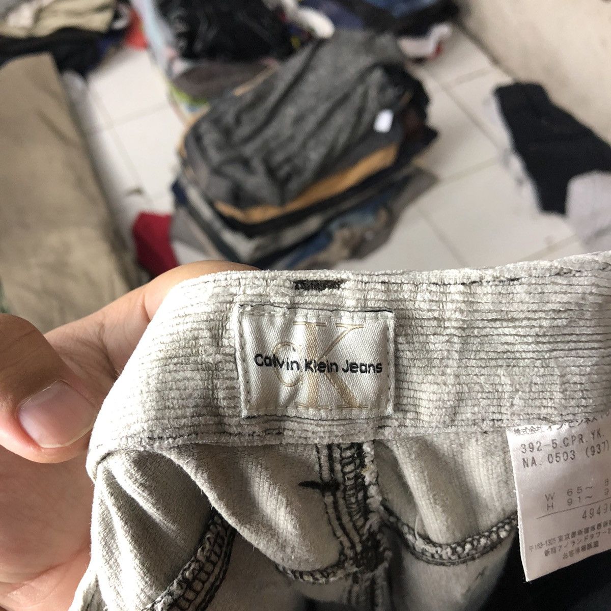 Calvin Klein Calvin Klein vintage White Conduroi Pants #7068 Size US 27 - 13 Thumbnail