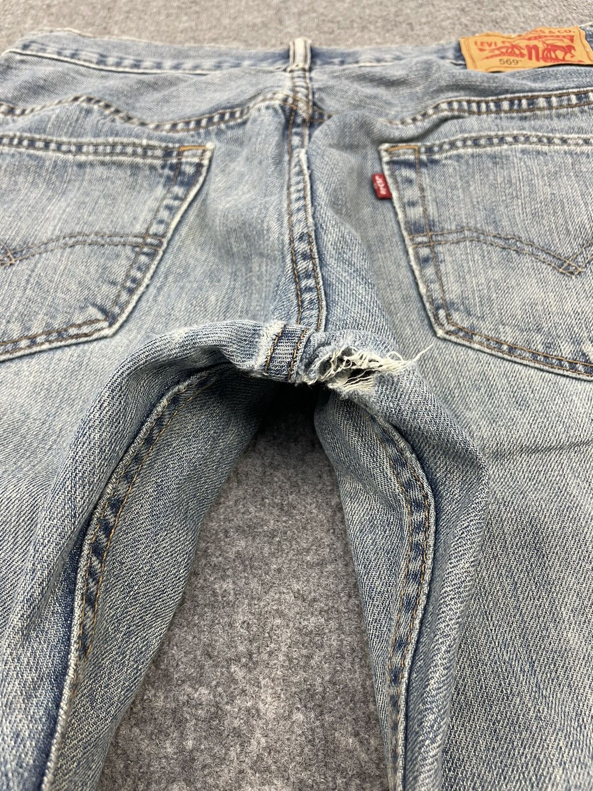 Levi's Vintage Levi's 569 Distressed Denim -wc043 Size US 33 - 9 Thumbnail