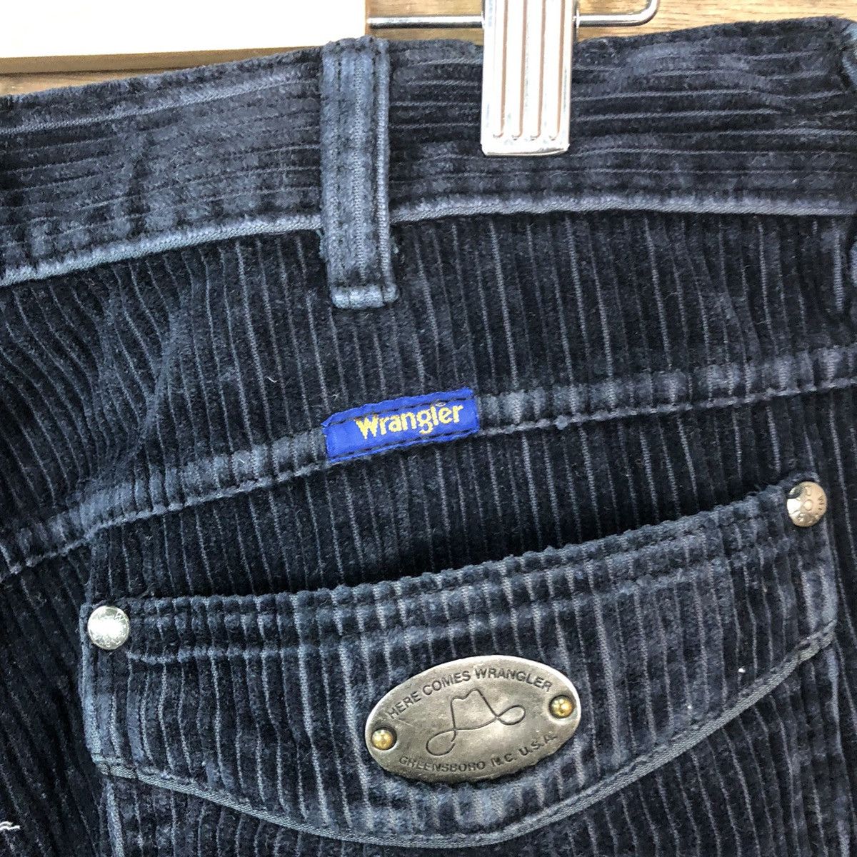 Vintage Wrangler Dark Blue vintage Conduroi Pants #7072 Size US 33 - 12 Thumbnail