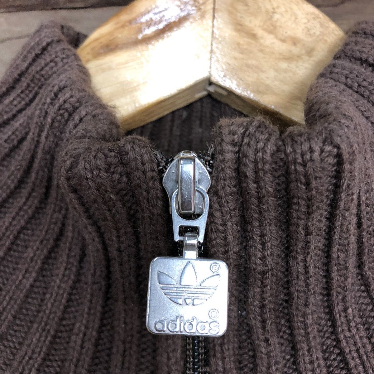 Adidas × Vintage Adidas Gold vintage logo sweater #5906 Size US S / EU 44-46 / 1 - 11 Thumbnail