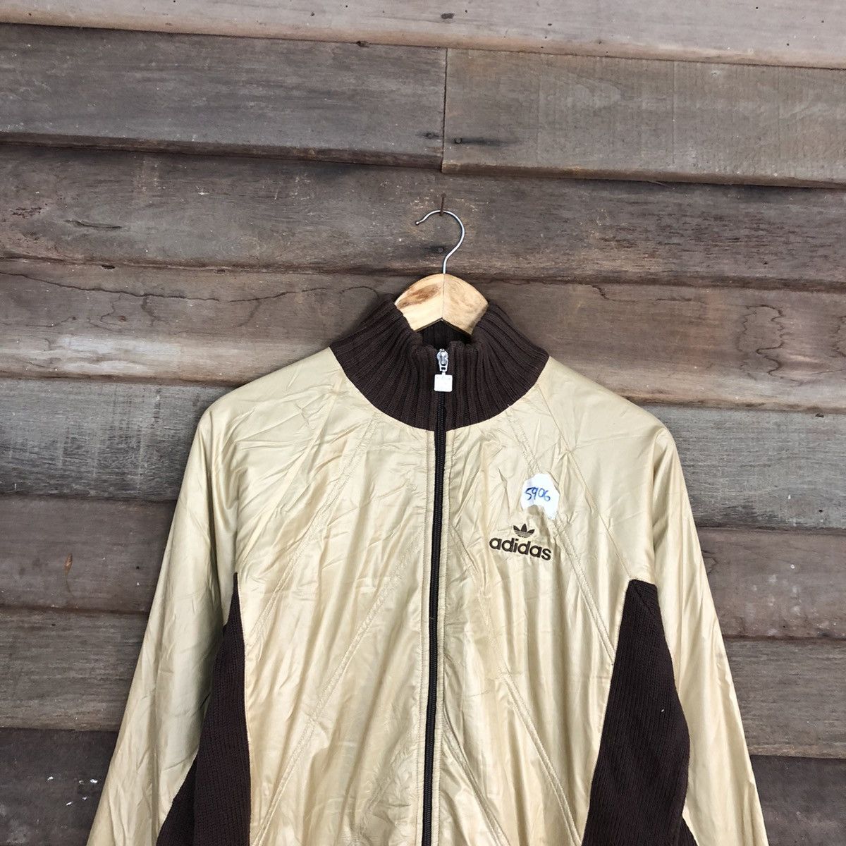 Adidas × Vintage Adidas Gold vintage logo sweater #5906 Size US S / EU 44-46 / 1 - 9 Thumbnail