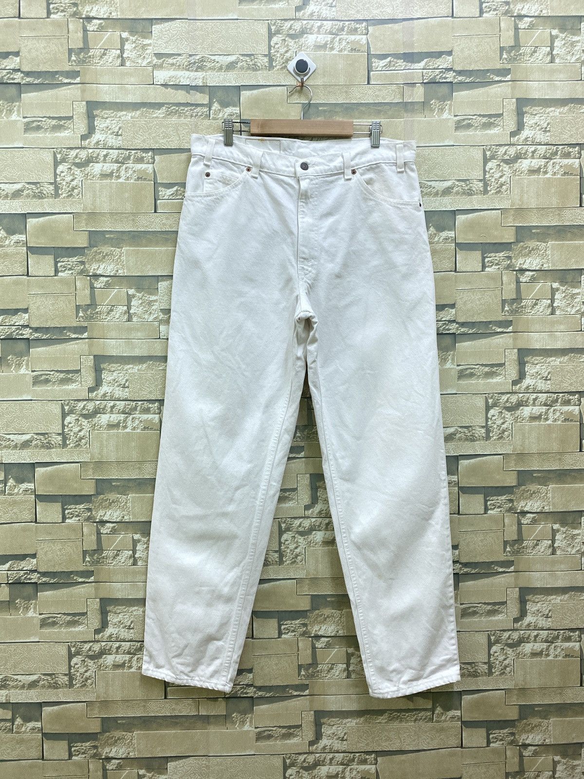 image of Levis x Levis Vintage Clothing Vintage 90's Levi's 550 Orange Tab White Relaxed Fit Denim (Size 34)