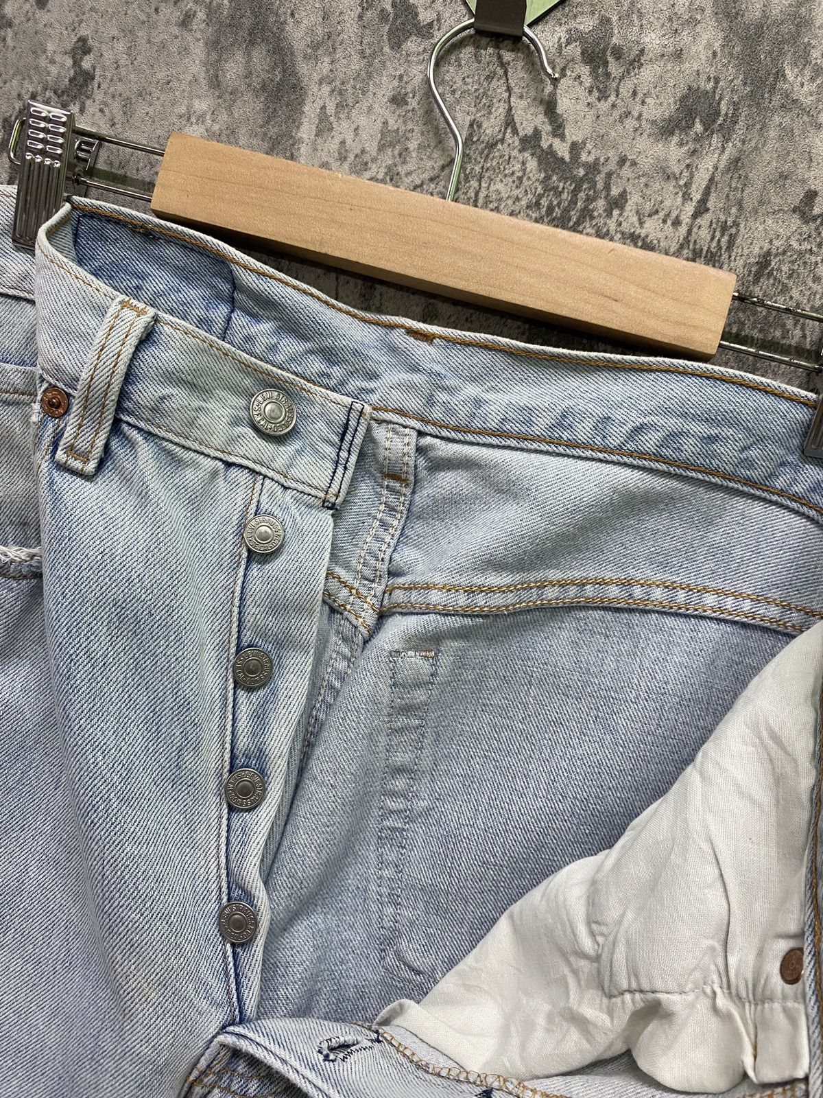 Levi's × Vintage Vintage LEVIS 501 Light Wash Distressed Denim -L65 Size US 28 / EU 44 - 22 Thumbnail