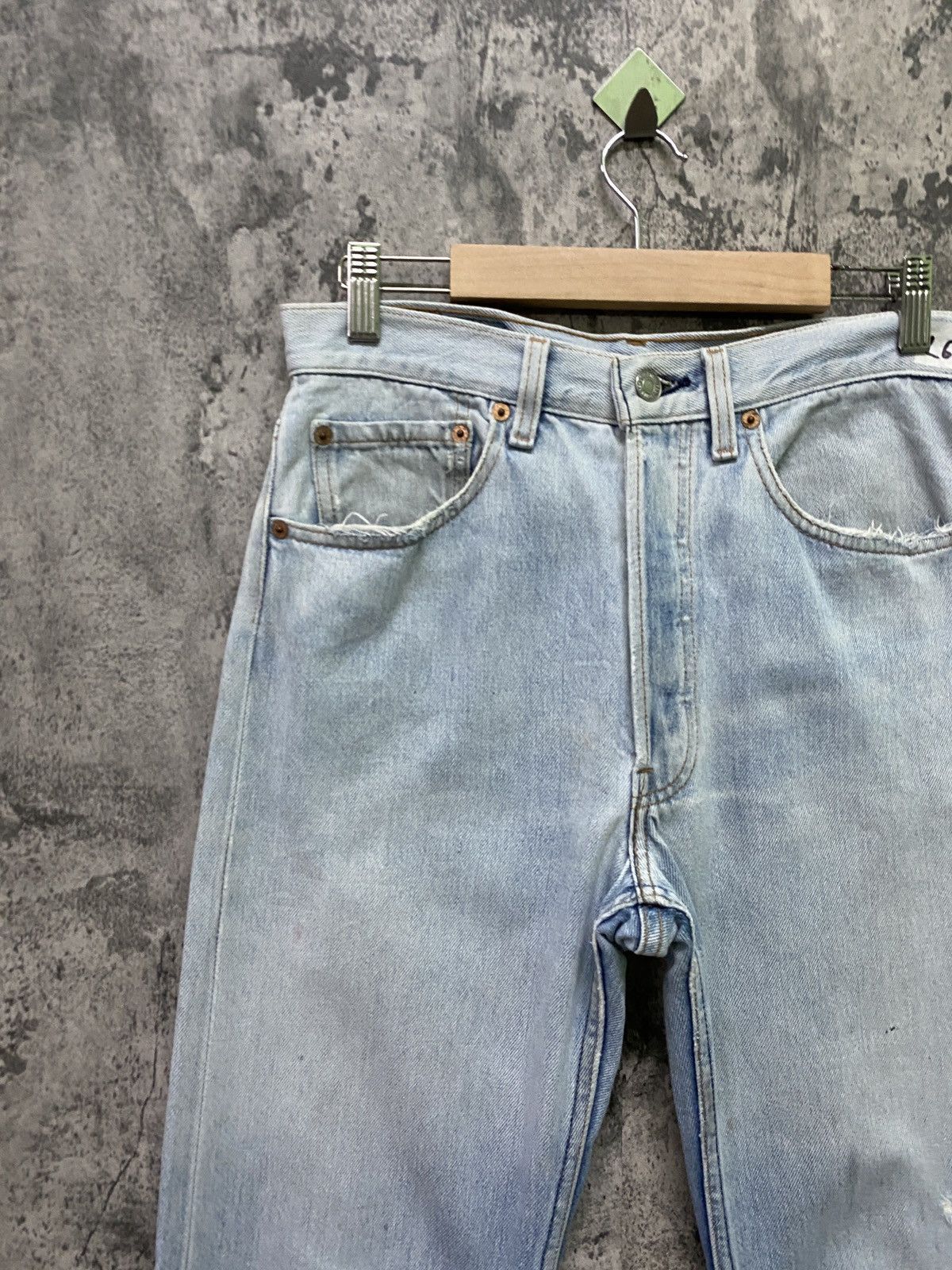 Levi's × Vintage Vintage LEVIS 501 Light Wash Distressed Denim -L65 Size US 28 / EU 44 - 4 Thumbnail