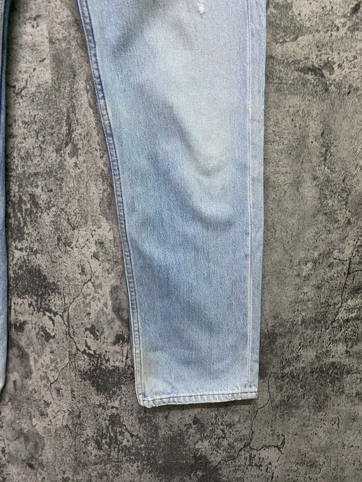 Levi's × Vintage Vintage LEVIS 501 Light Wash Distressed Denim -L65 Size US 28 / EU 44 - 7 Thumbnail