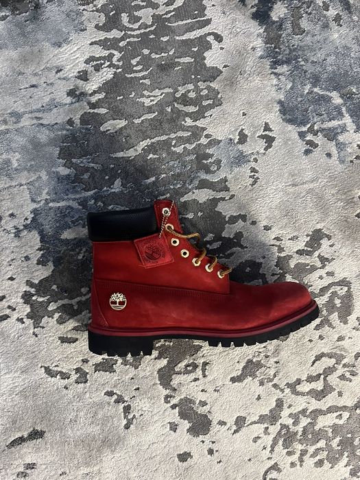 Red best sale suede timbs