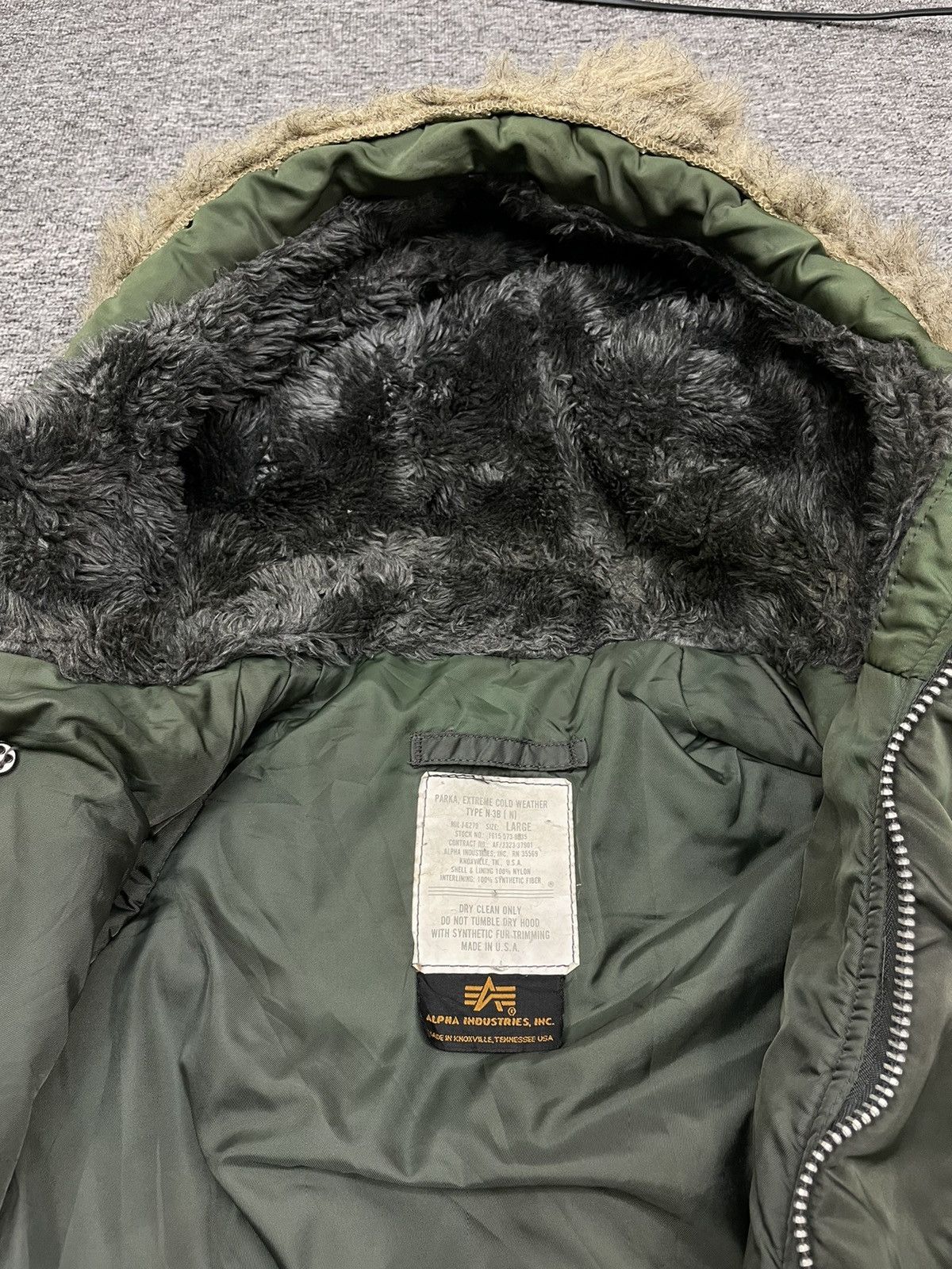 Alpha Industries Vintage 80s Alpha Industries Bomber Fur Flight Jacket Size US L / EU 52-54 / 3 - 8 Thumbnail