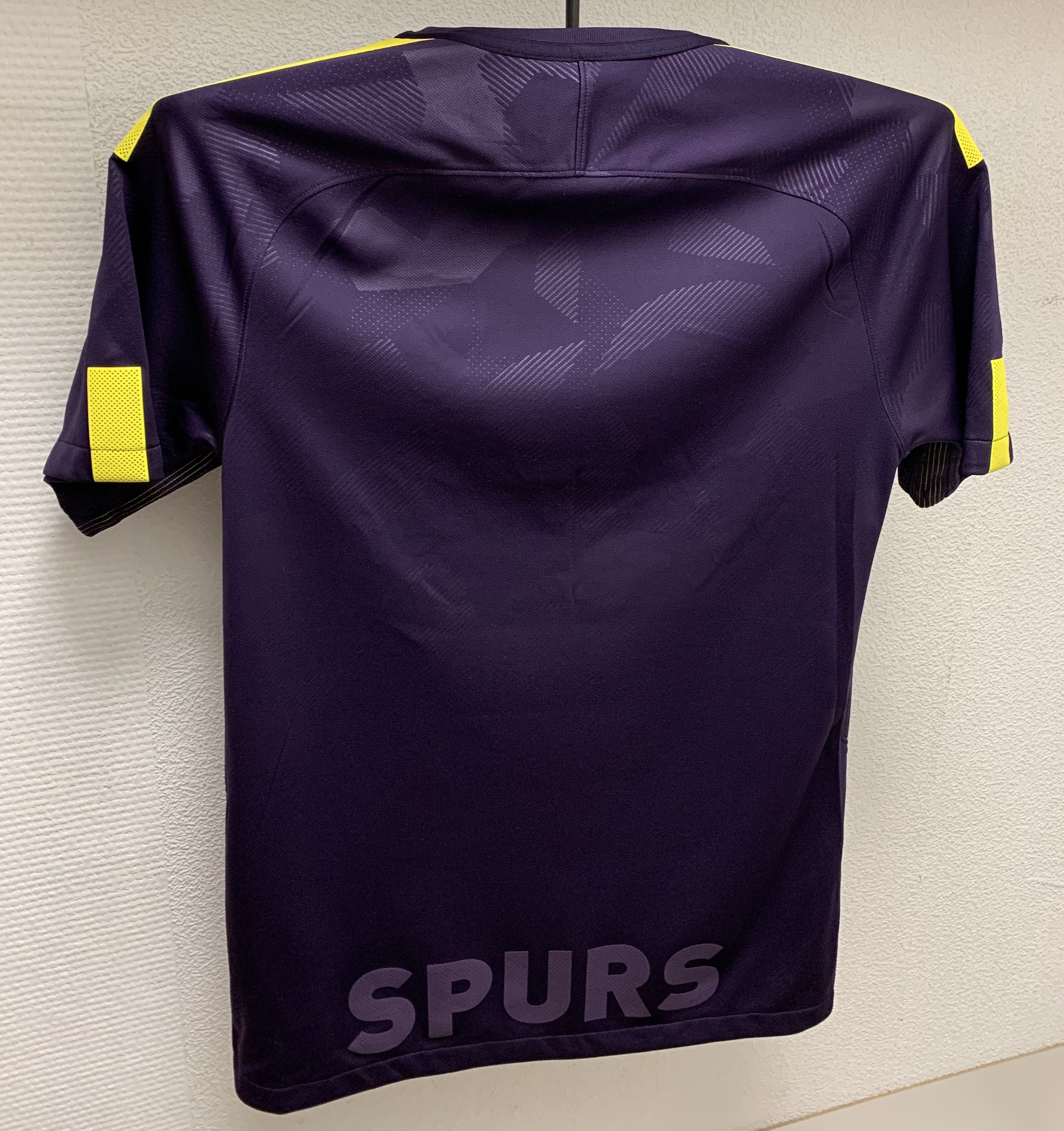 Nike Tottenham Hotspur’s Nike soccer jersey 2017 S Spurs Size US S / EU 44-46 / 1 - 6 Thumbnail