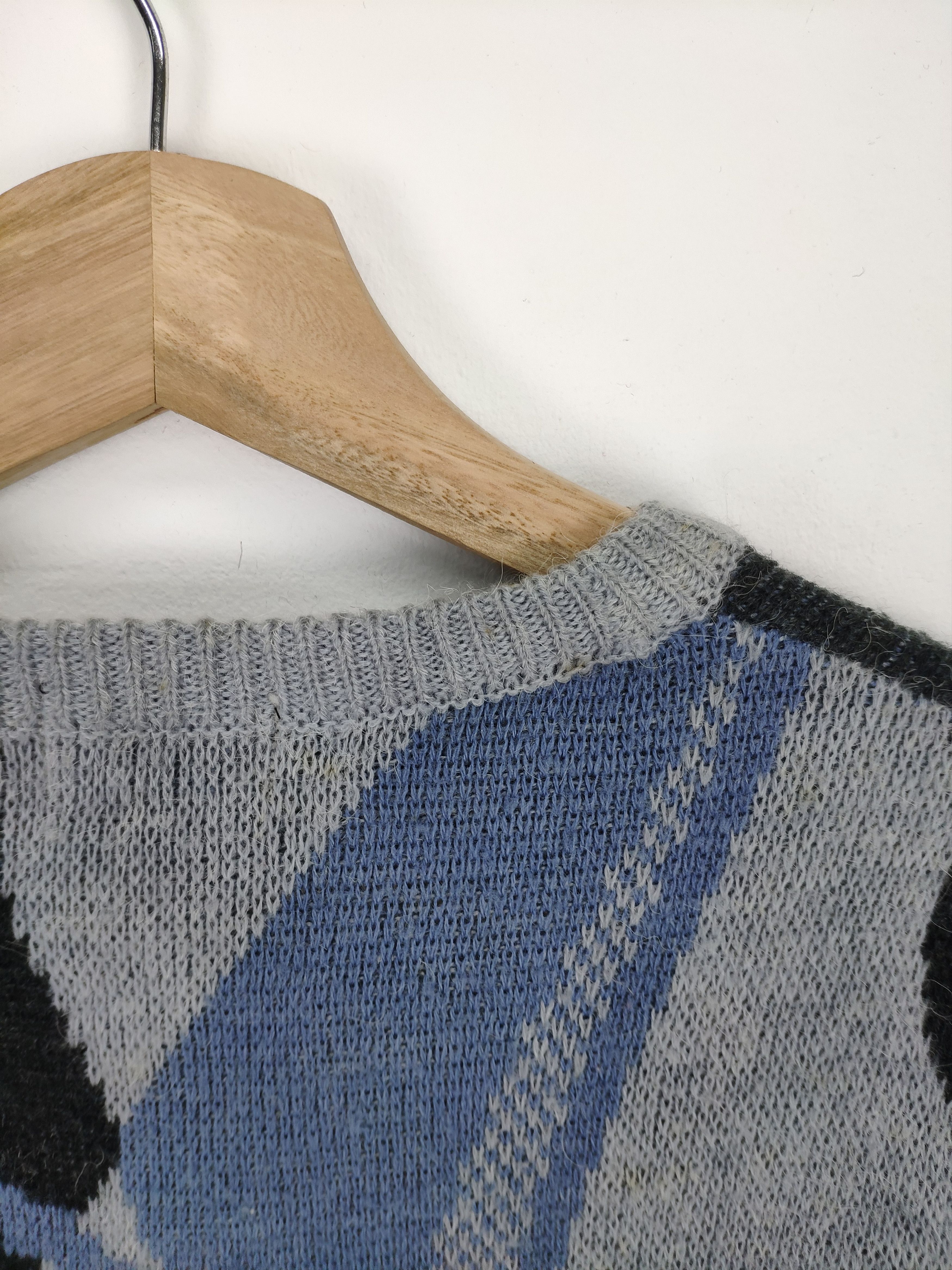 Aran Isles Knitwear × Japanese Brand × Vintage Vintage Wool Knit Sweater Abstract Motif Size US S / EU 44-46 / 1 - 11 Thumbnail