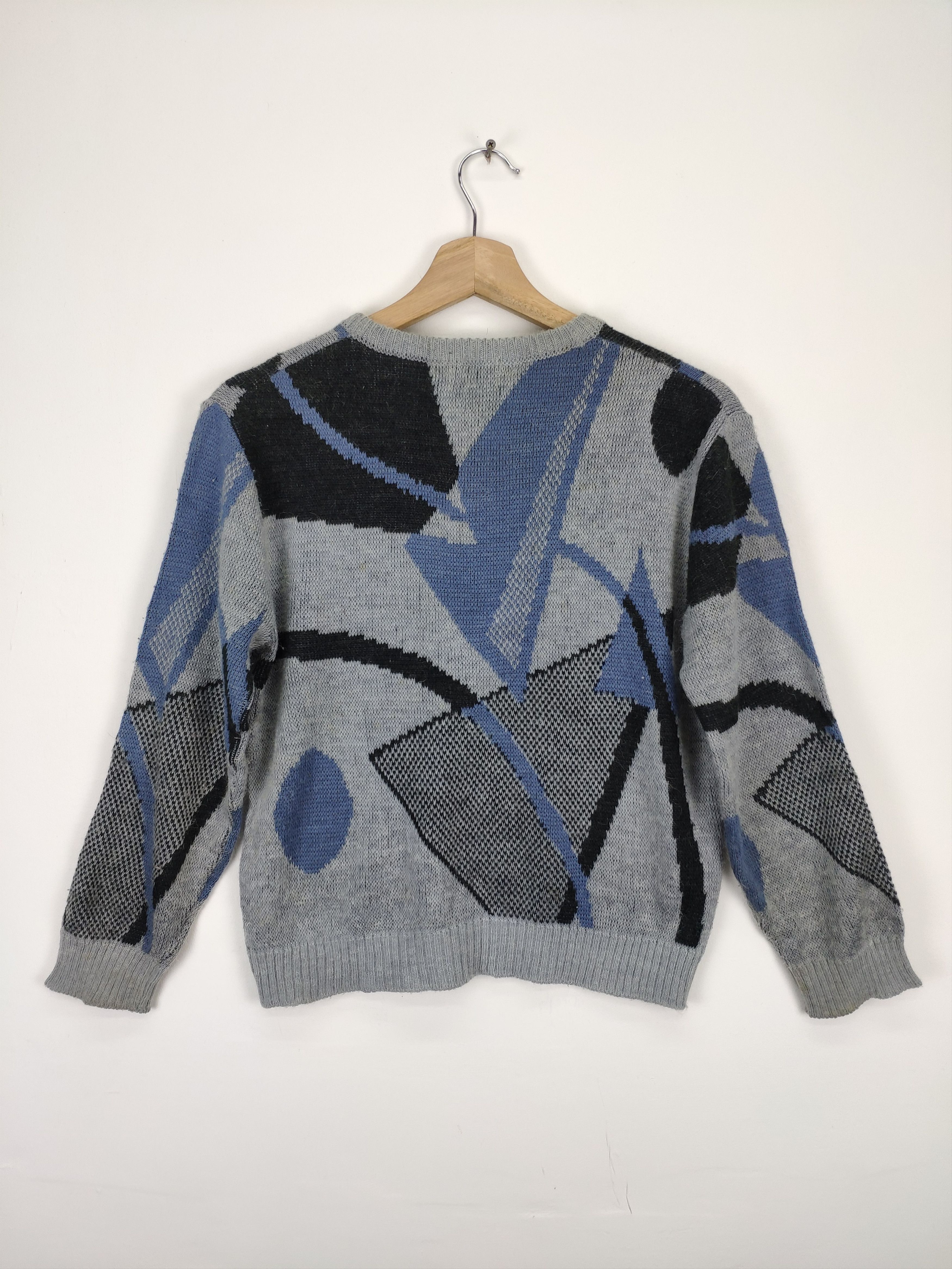 Aran Isles Knitwear × Japanese Brand × Vintage Vintage Wool Knit Sweater Abstract Motif Size US S / EU 44-46 / 1 - 15 Thumbnail