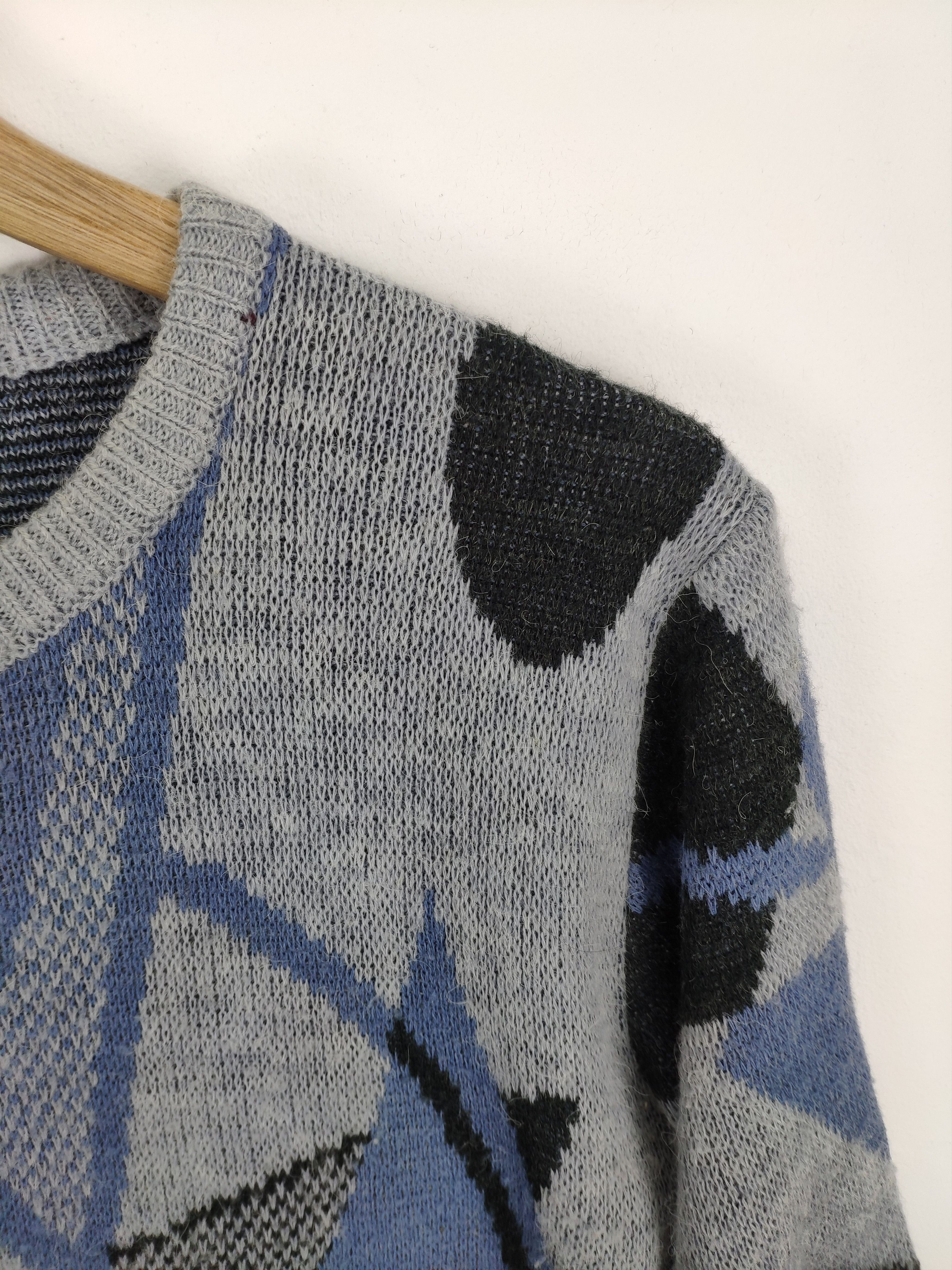 Aran Isles Knitwear × Japanese Brand × Vintage Vintage Wool Knit Sweater Abstract Motif Size US S / EU 44-46 / 1 - 6 Thumbnail