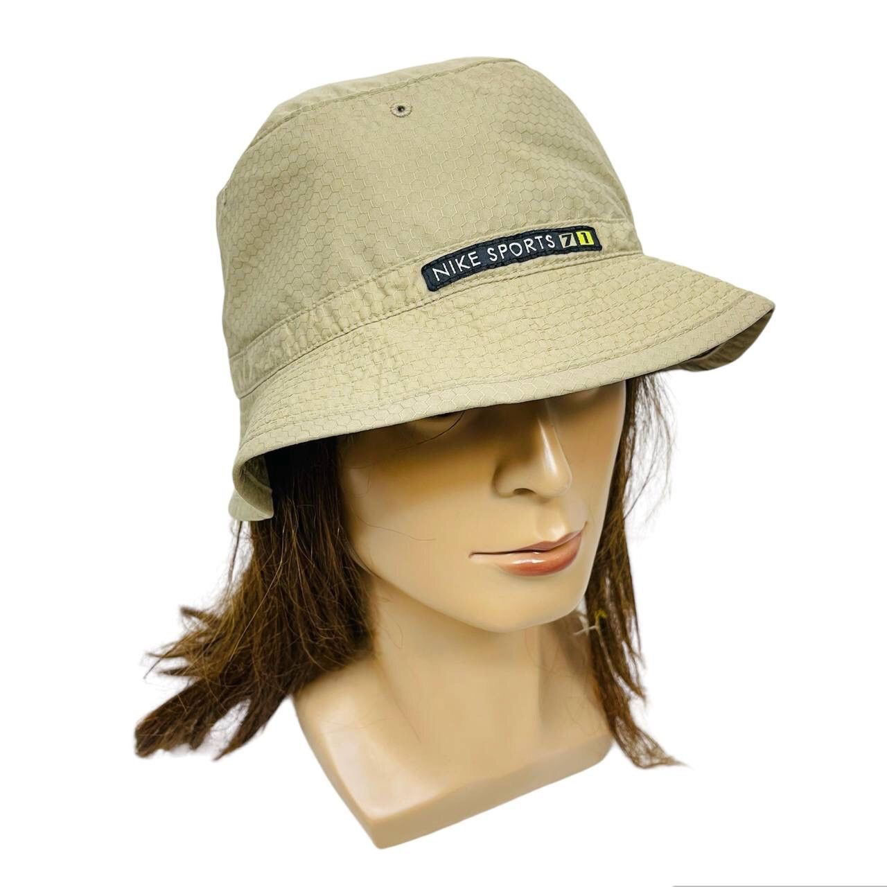 NIKE SPORTS BUCKET HAT